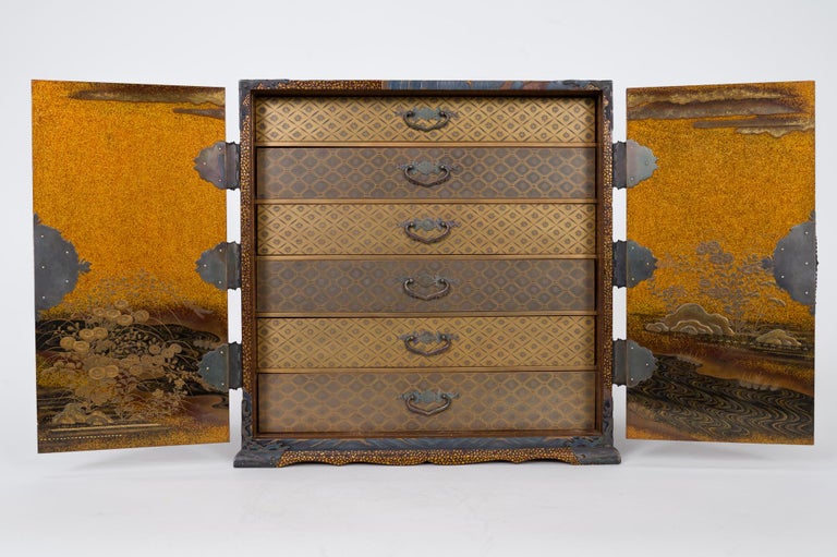 Japanese 19th Century Miniature Lacquer Chest with Waterfall For Sale 4