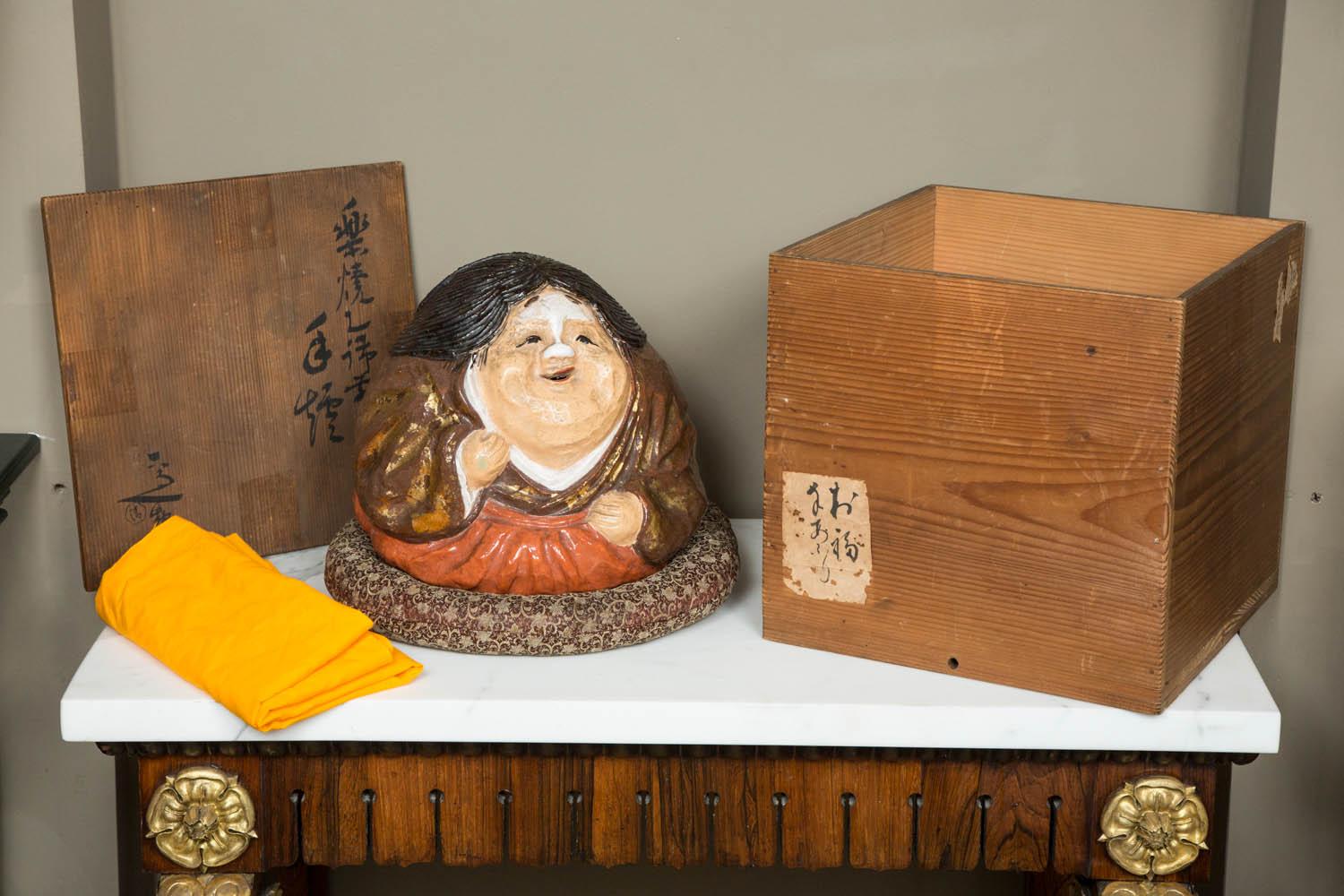 Japanese 19th Century Okame Pottery Brazier by Kiyomizu Rokubei IV For Sale 4