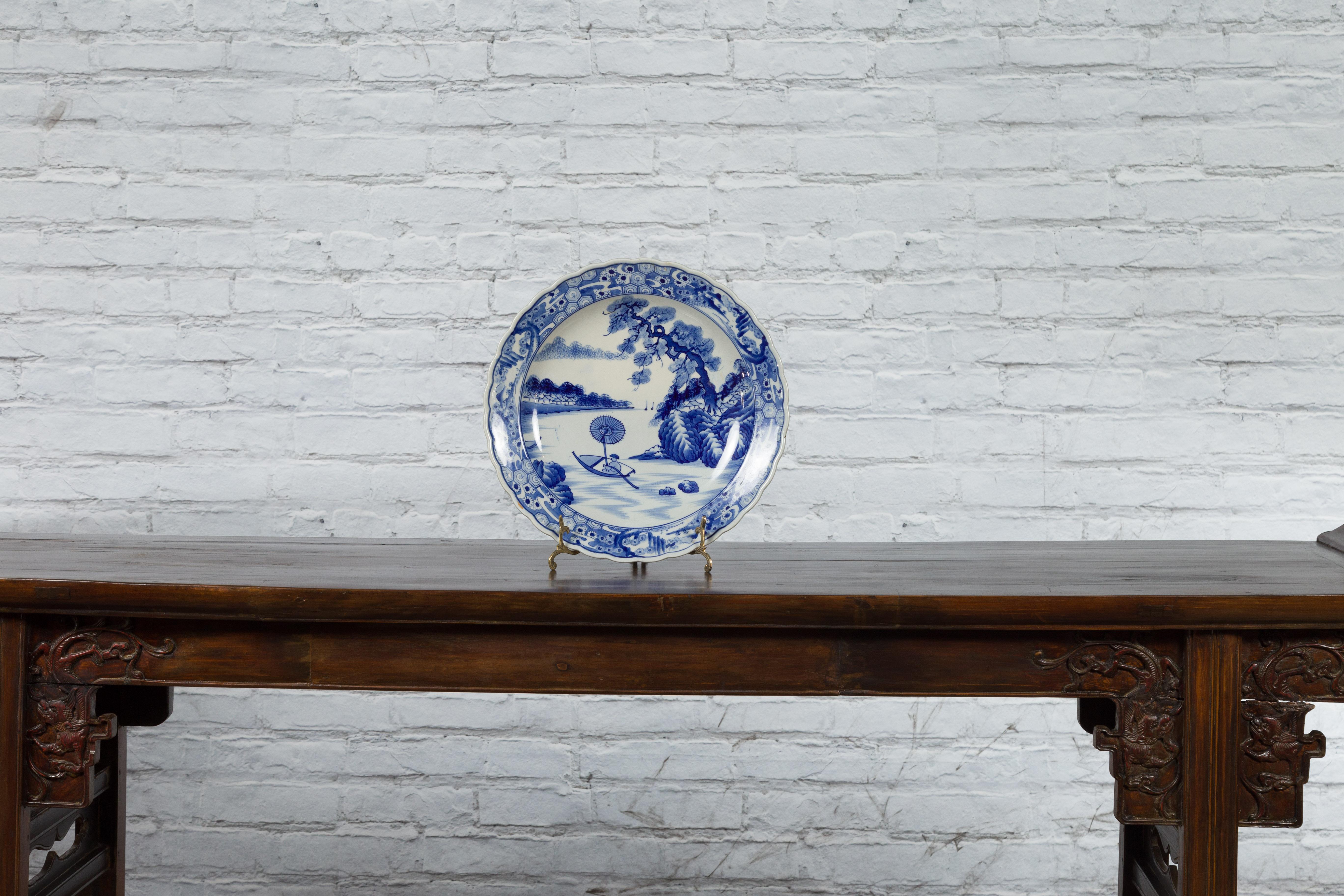 Japanese 19th Century Porcelain Imari Charger with Painted Blue and White Décor In Good Condition For Sale In Yonkers, NY