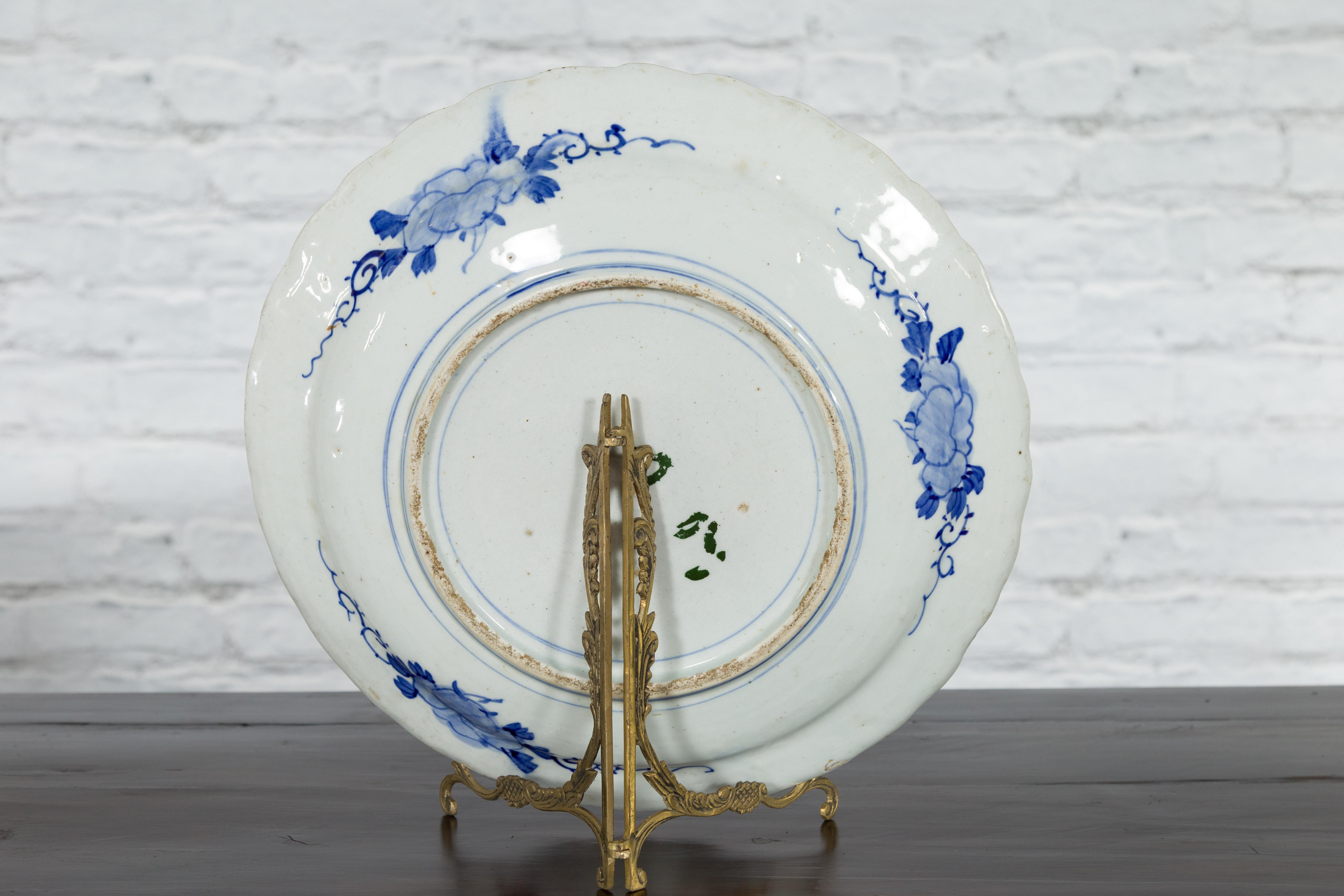 Assiette en porcelaine Imari japonaise du 19ème siècle avec décor peint en bleu et blanc en vente 5