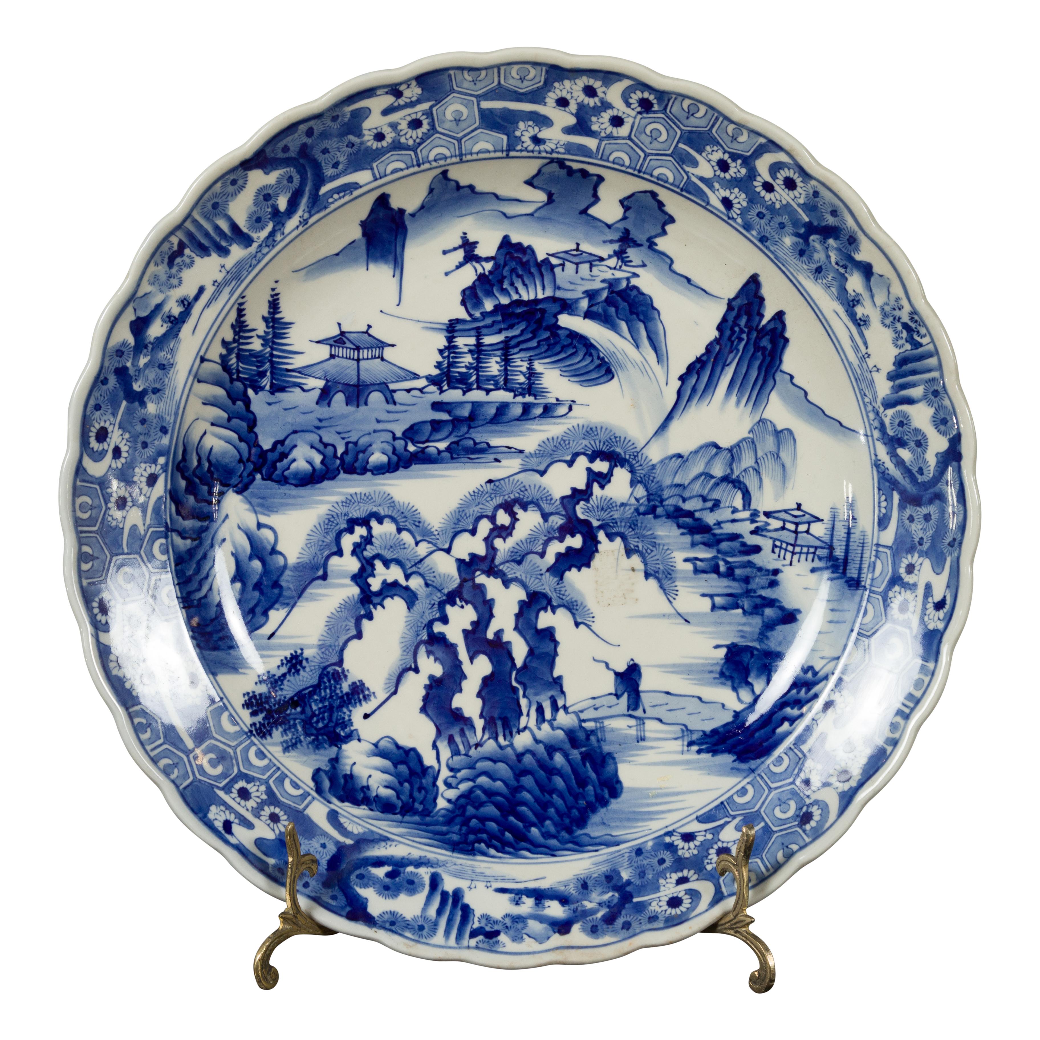 Japanischer Imari-Teller aus japanischem Porzellan des 19. Jahrhunderts mit blauem und weißem Dekor im Angebot 14
