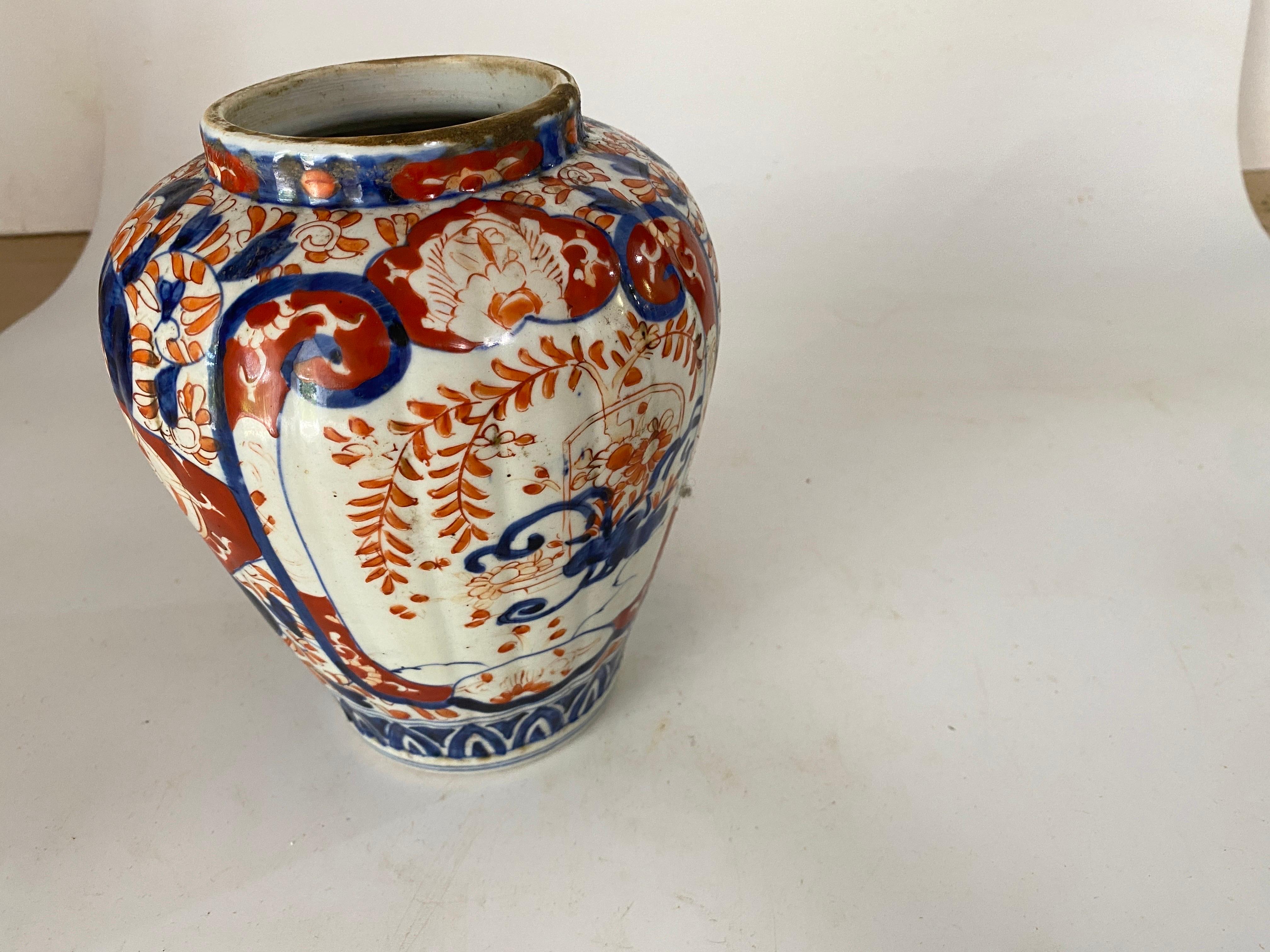 Japanese 19th Century Scalloped Imari Porcelain vase Mejii Period 1