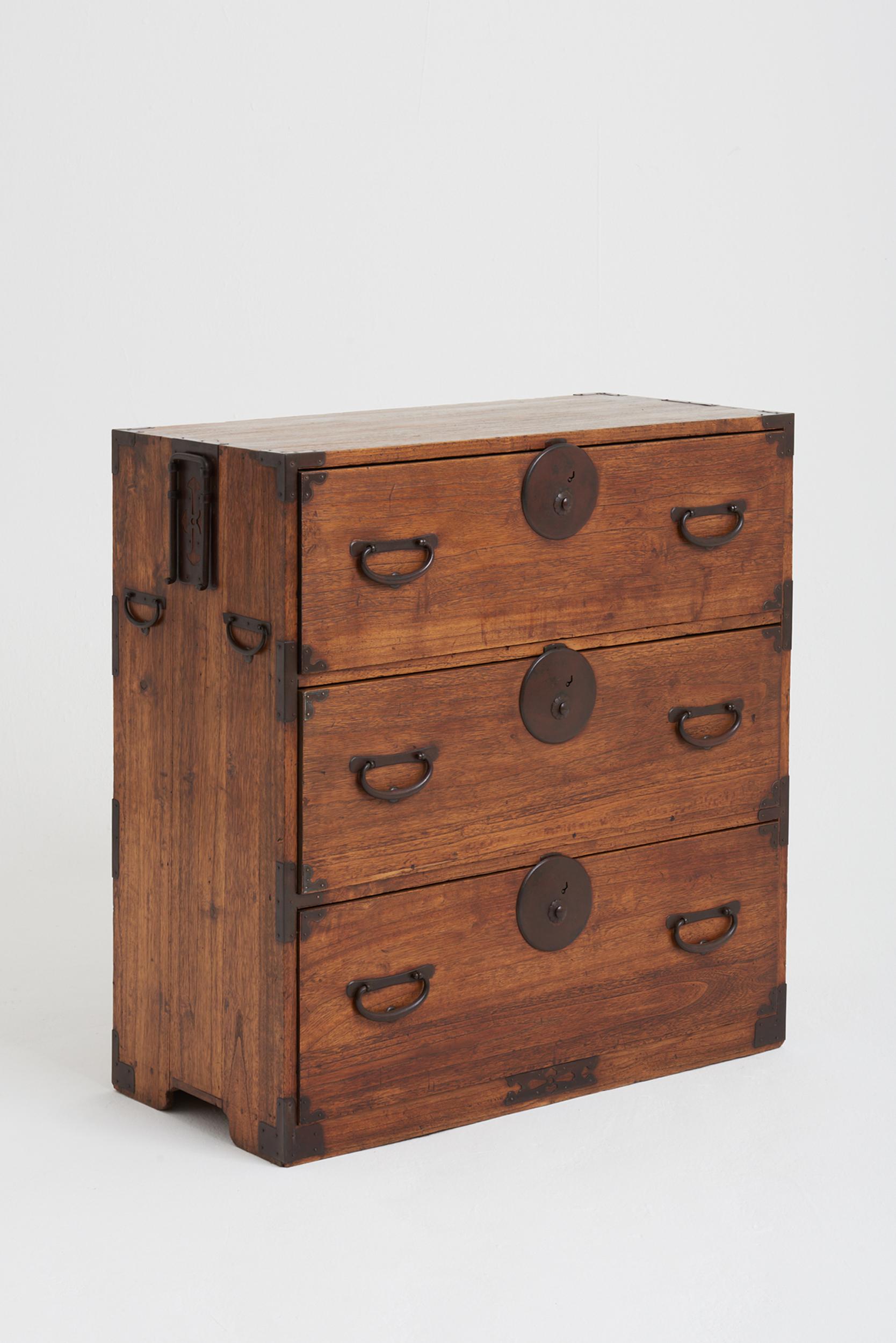 Japanese 19thC 'Ko Tansu' Chest of Drawers In Good Condition In London, GB