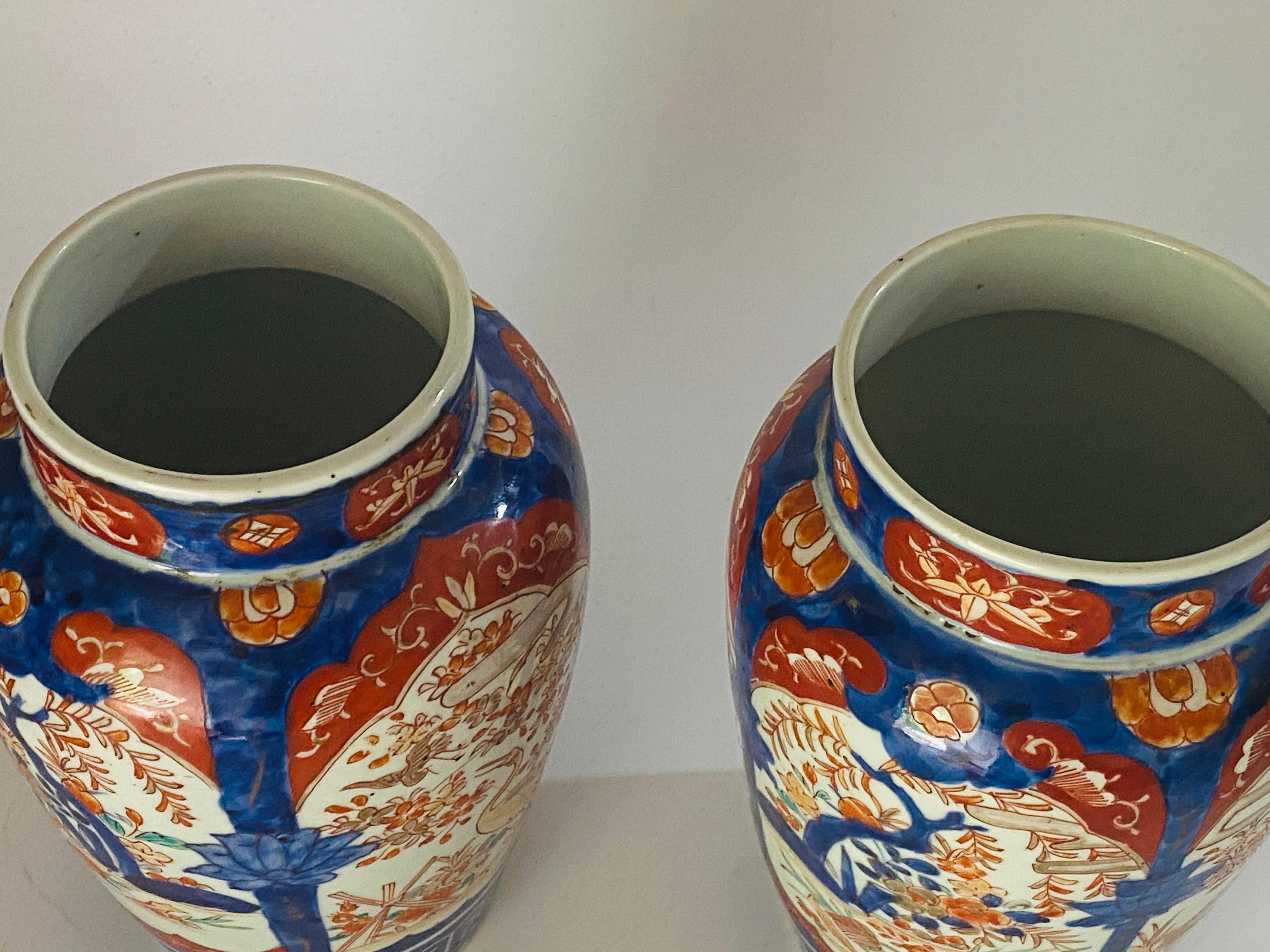 Japanese 20th Century Scalloped Imari Porcelain Pair of Vases Japan 7