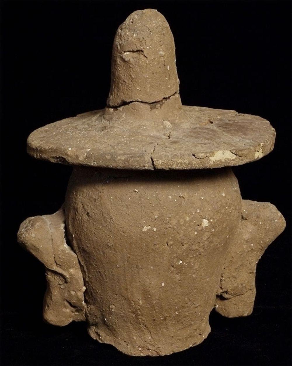 Terracotta Japanese 3rd to 6thc Haniwa Head, 6663