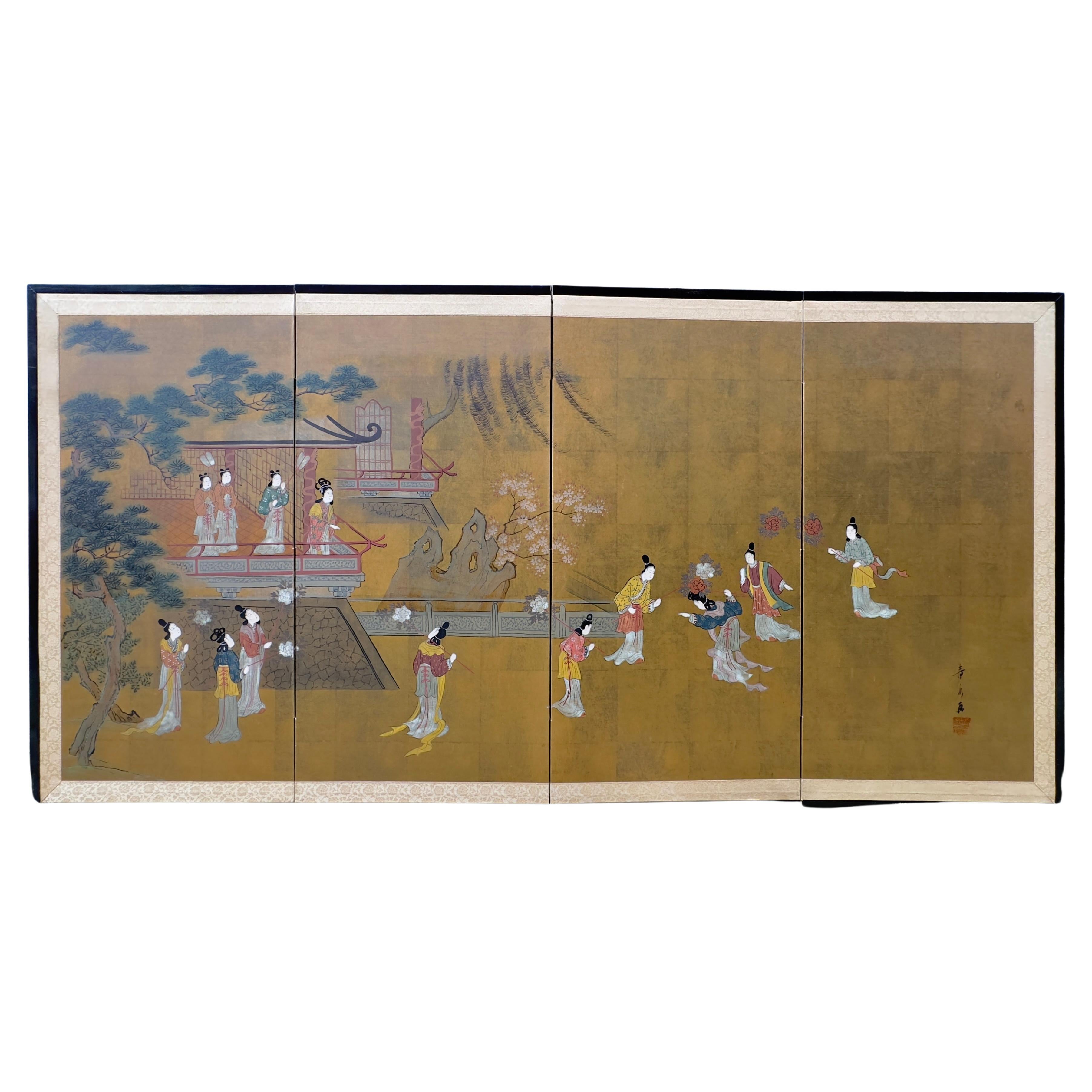 Court japonais à 4 panneaux avec 13 femmes dans le jardin en vente