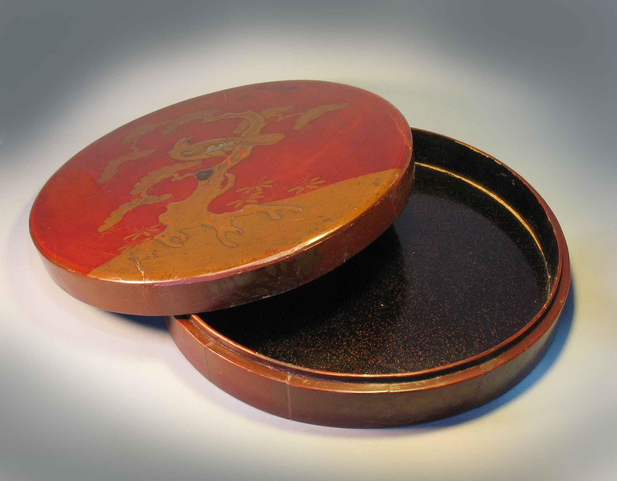 7 pièces japonaise Arita Sweetmeat Set & boîte en laque assortie Période Meiji, années 1880 Bon état - En vente à Ottawa, Ontario