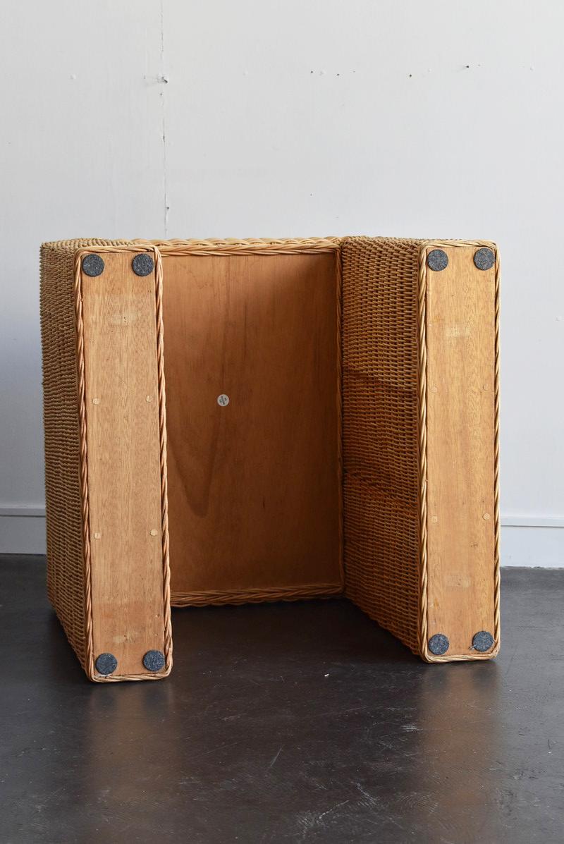 Tavolo giapponese in rattan un po' vecchio / 20-21° secolo / Tavolo moderno quadrato in vendita 8