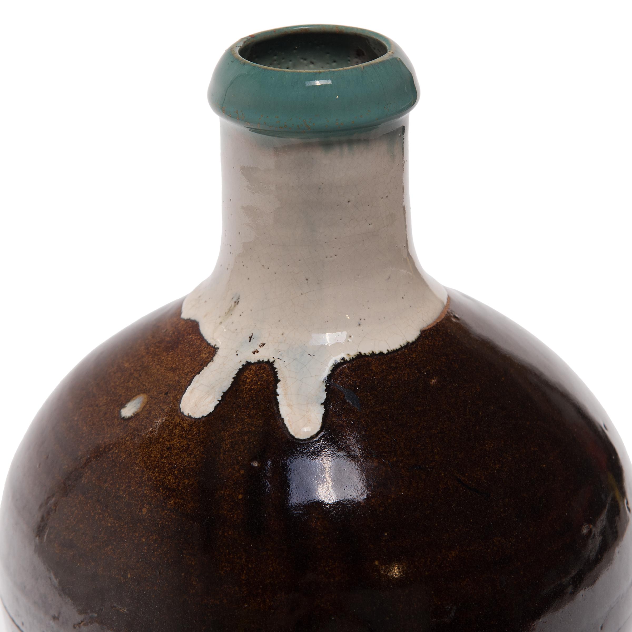 Japanese Agano-Style Sake Bottle, circa 1900 In Good Condition In Chicago, IL