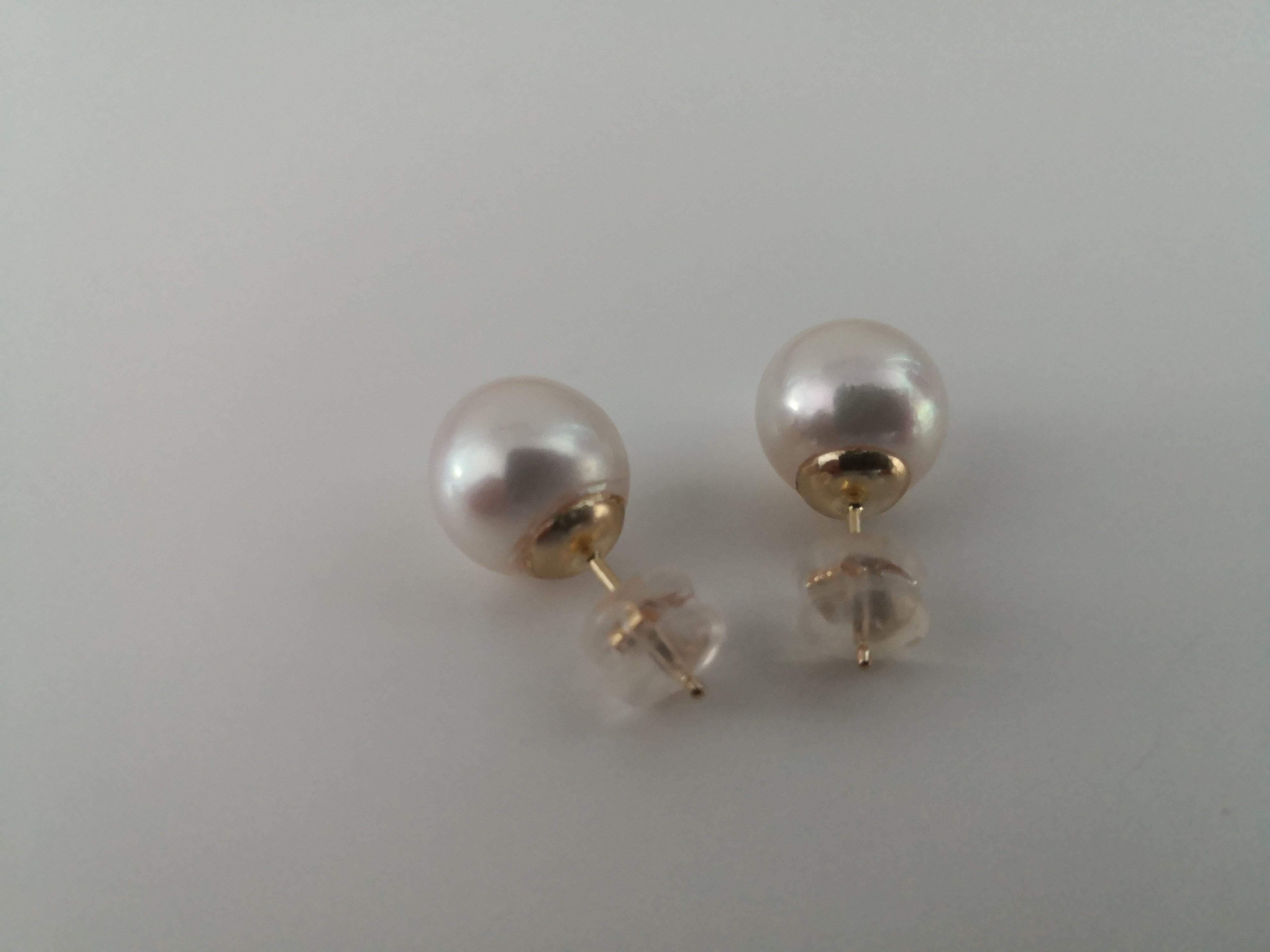 Contemporary Japanese Akoya Cultured Pearls 18 Karat Yellow Gold For Sale