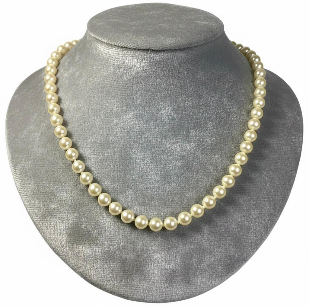 Hier bieten wir Ihnen eine klassische natürliche Salzwasser Akoya Perlenkette in heller Creme an!
Perlen-Typ:  Echte Akoya-Meerwasser-Zuchtperle.
Perle Herkunft: Japan
Perle Hauptfarbe: Helles Creme
Perlenbehandlung: Keine. 100% organische