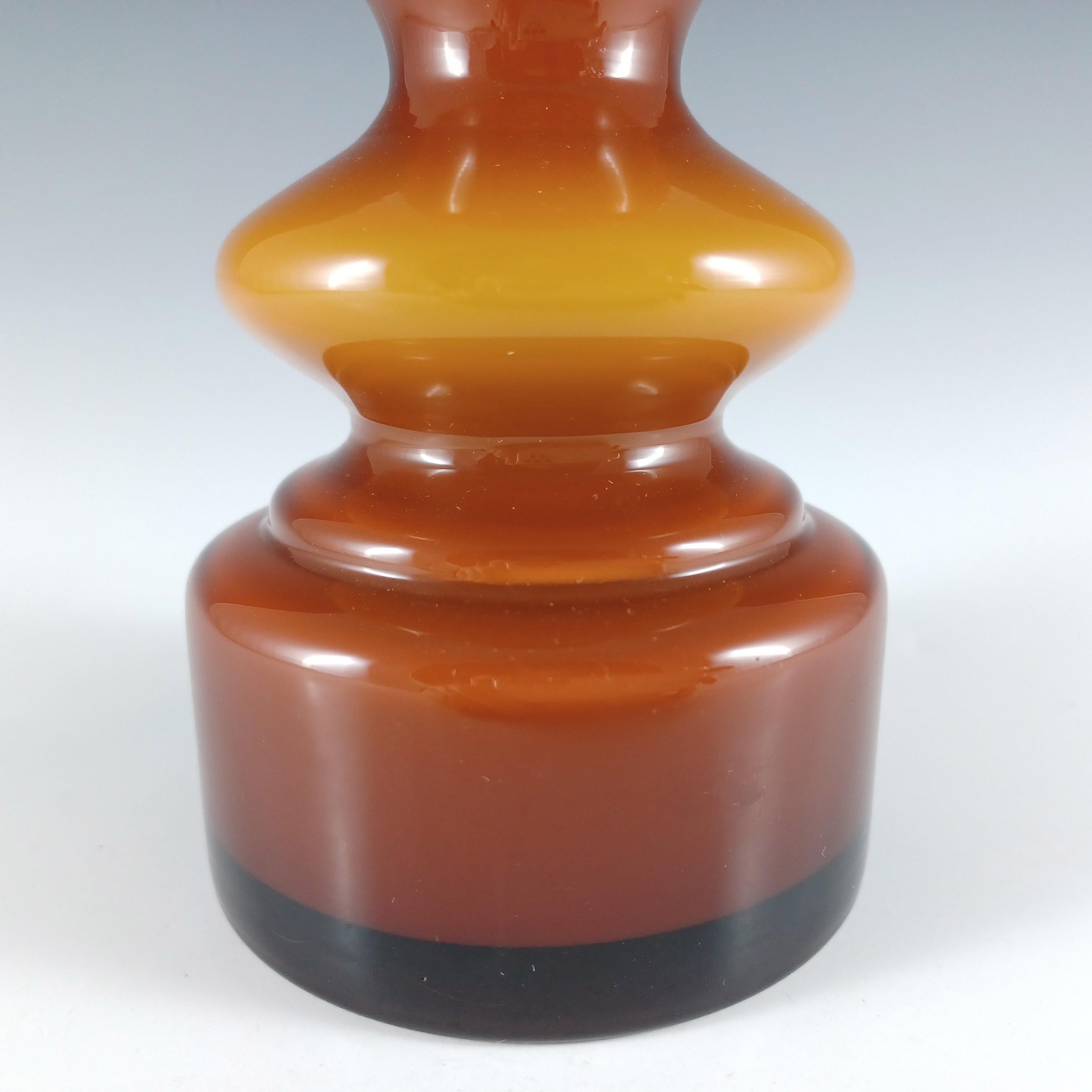 Japonais Vase japonais en verre cerclé d'ambre - style suédois en vente