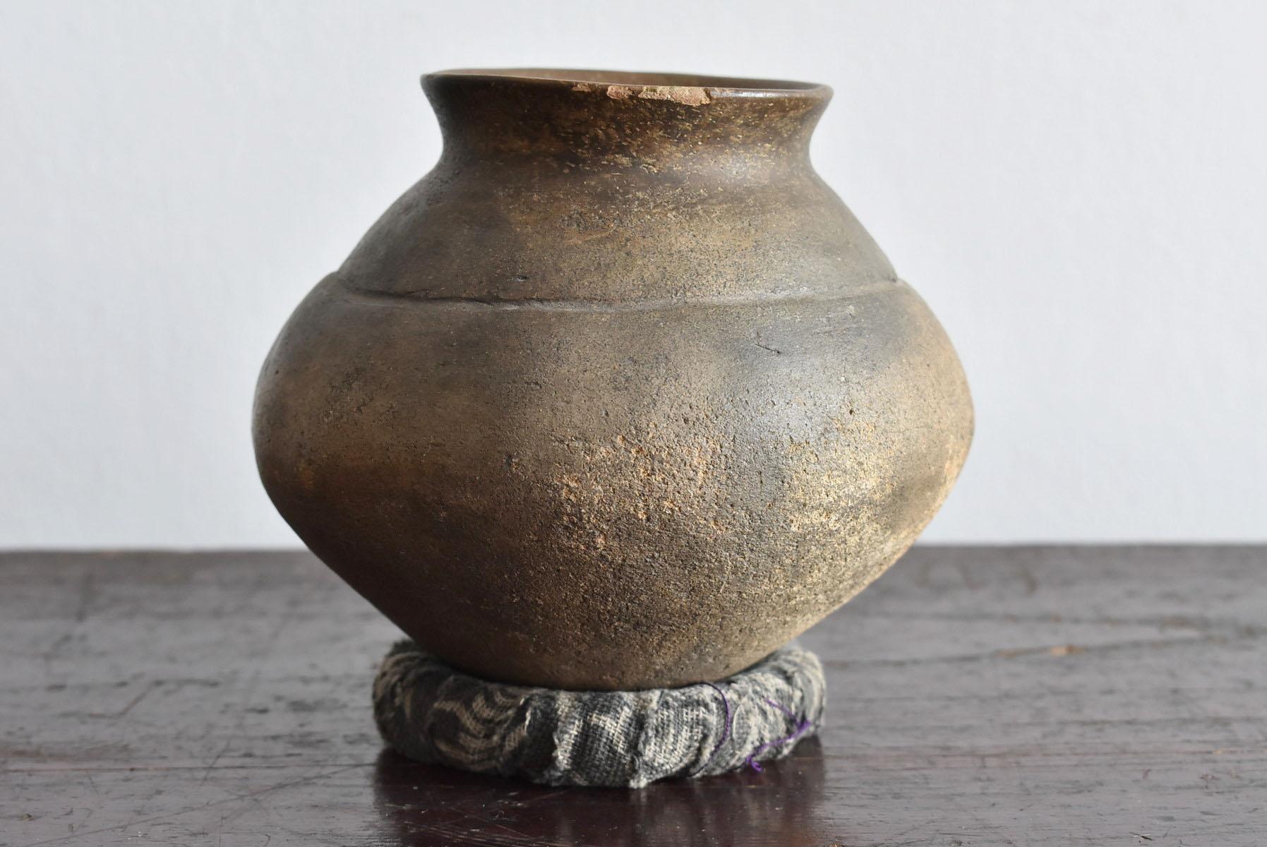 Unglazed Japanese Ancient Small Jar / Jomon Pottery / 3000 Years ago / Wabi-Sabi