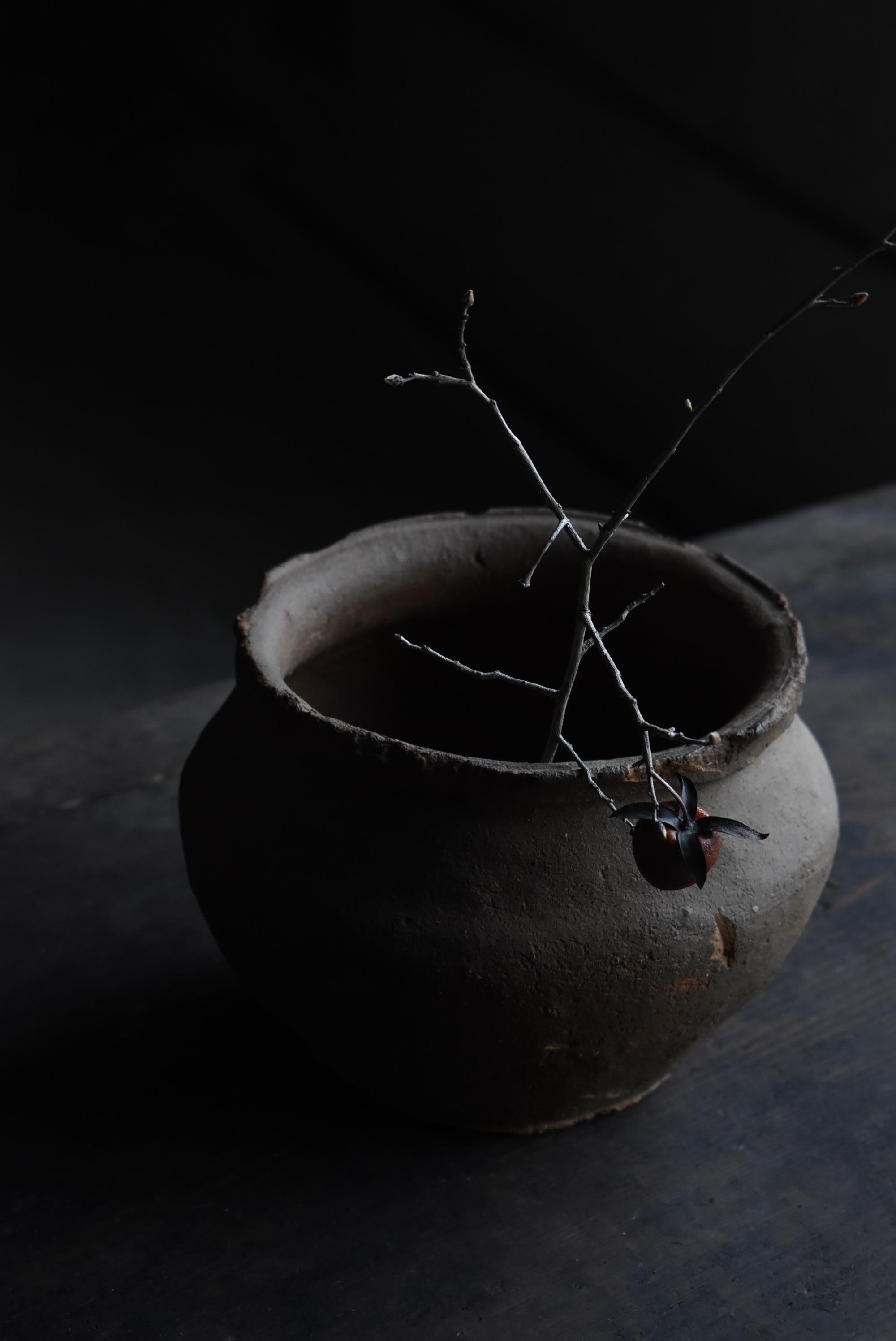 Japanese Antique 13th Century Small Pottery Vase / Wabi Sabi Flower Vase In Good Condition For Sale In Sammu-shi, Chiba