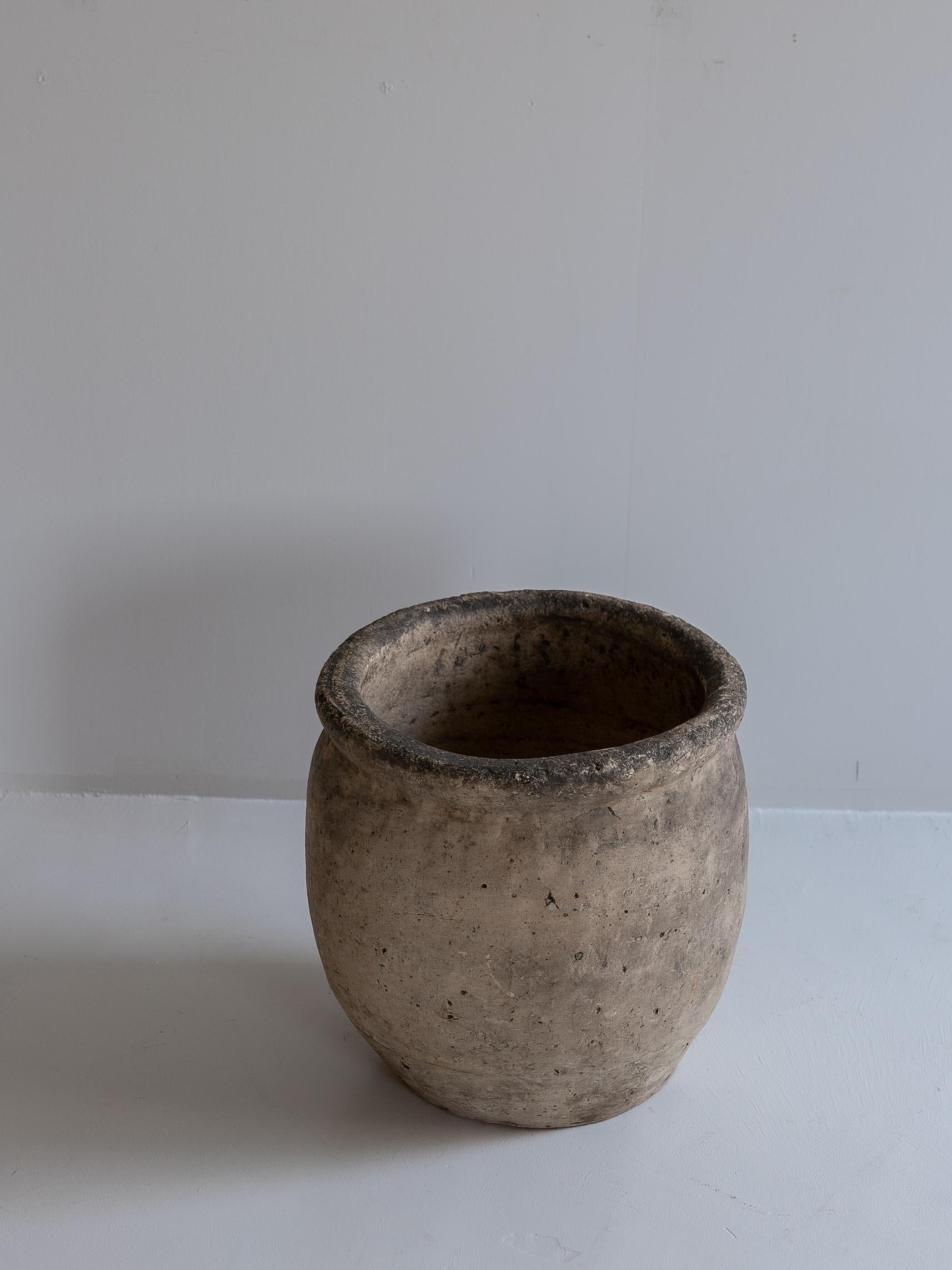 Japanese Antique 19th Century Small Pottery Vase / Wabi Sabi Flower Vase For Sale 1