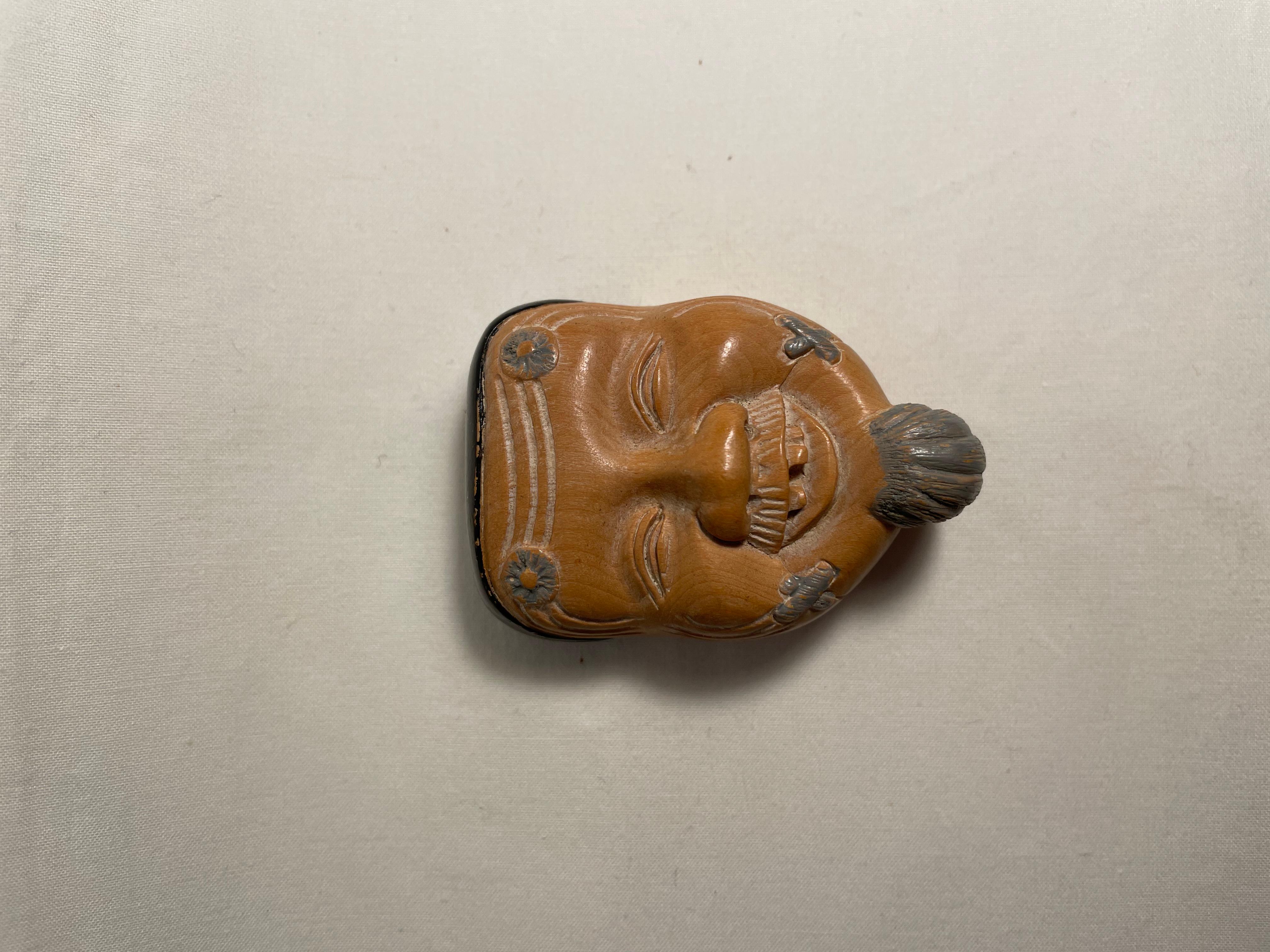 Japanese Antique 2 Wooden Netsuke Charms Okinamen and Onnamen  For Sale 6