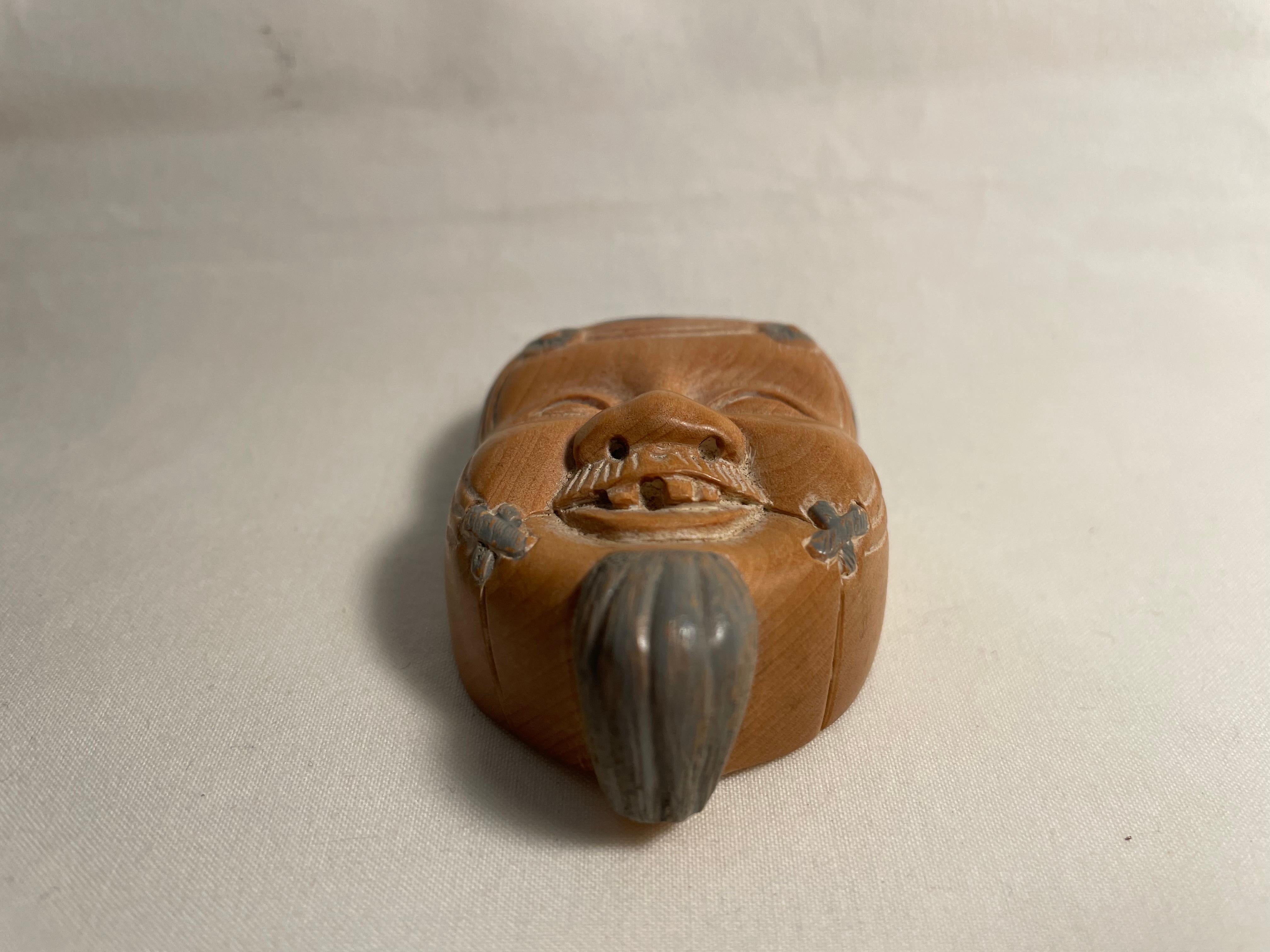 Japanese Antique 2 Wooden Netsuke Charms Okinamen and Onnamen  For Sale 7