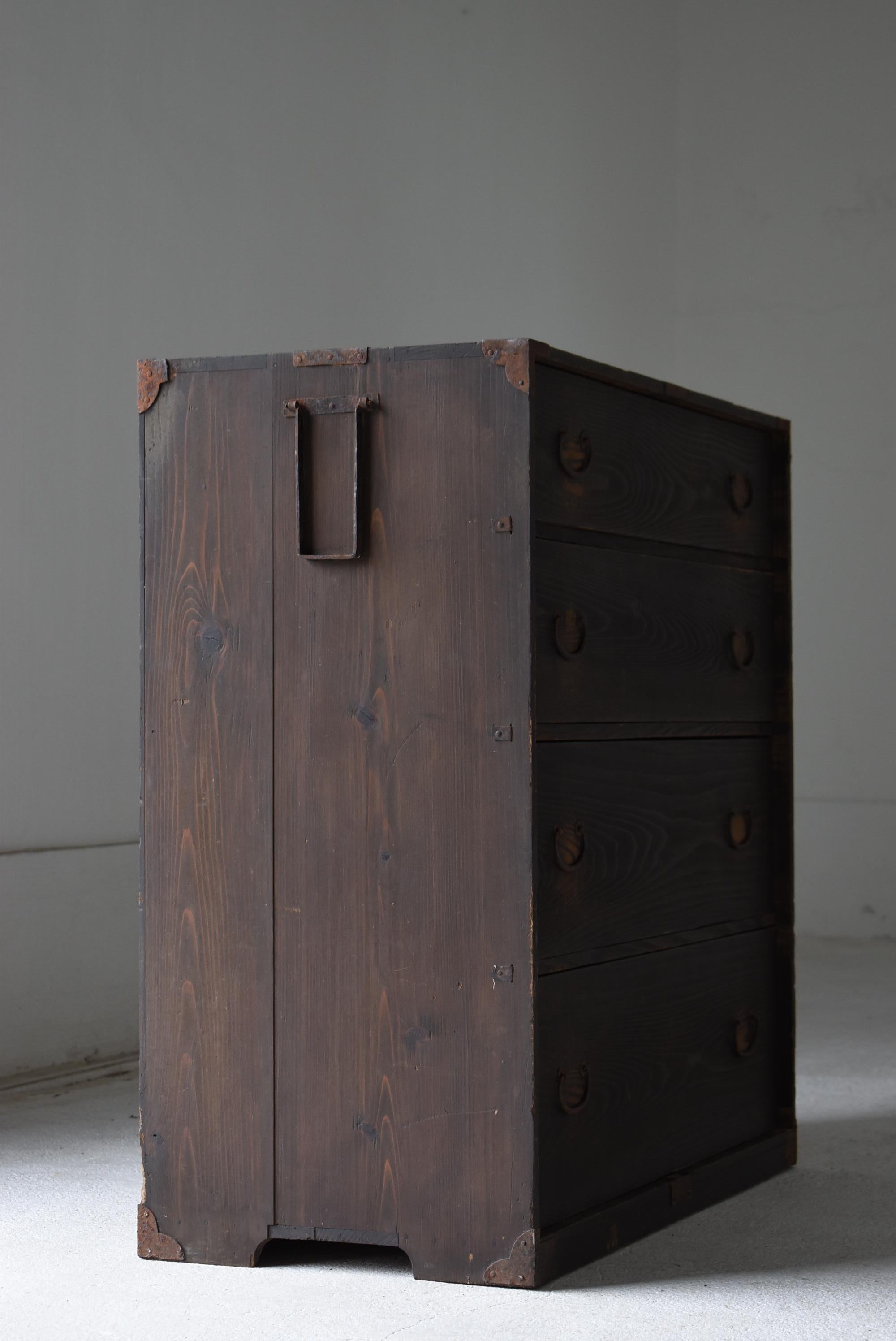 Buffet japonais ancien à 4 tiroirs 1860s-1920s / Tansu Sideboard Wabi Sabi en vente 1