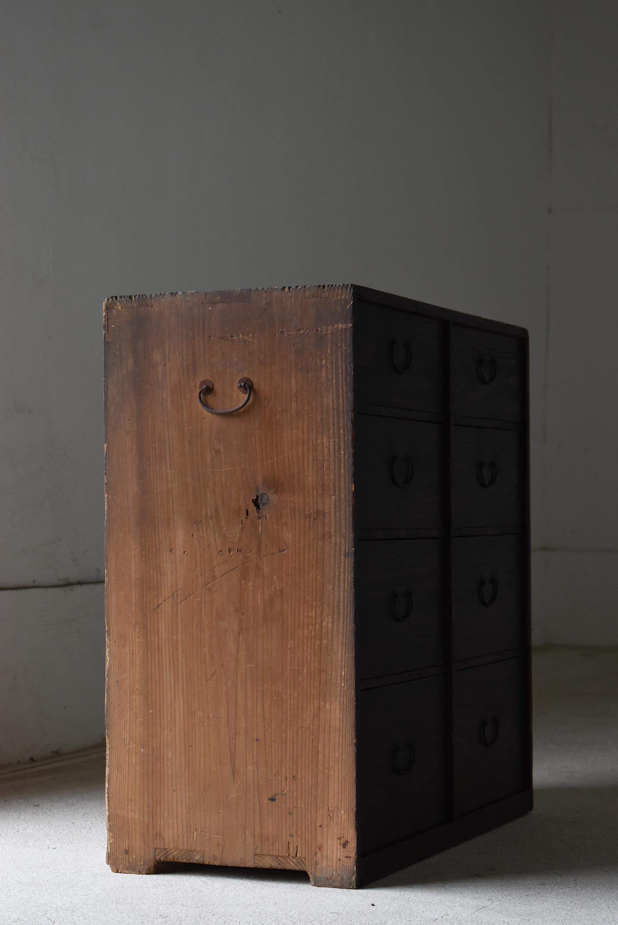 Aparador Japonés Antiguo de 8 Cajones 1860-1920 / Tansu Aparador Wabi Sabi en venta 5