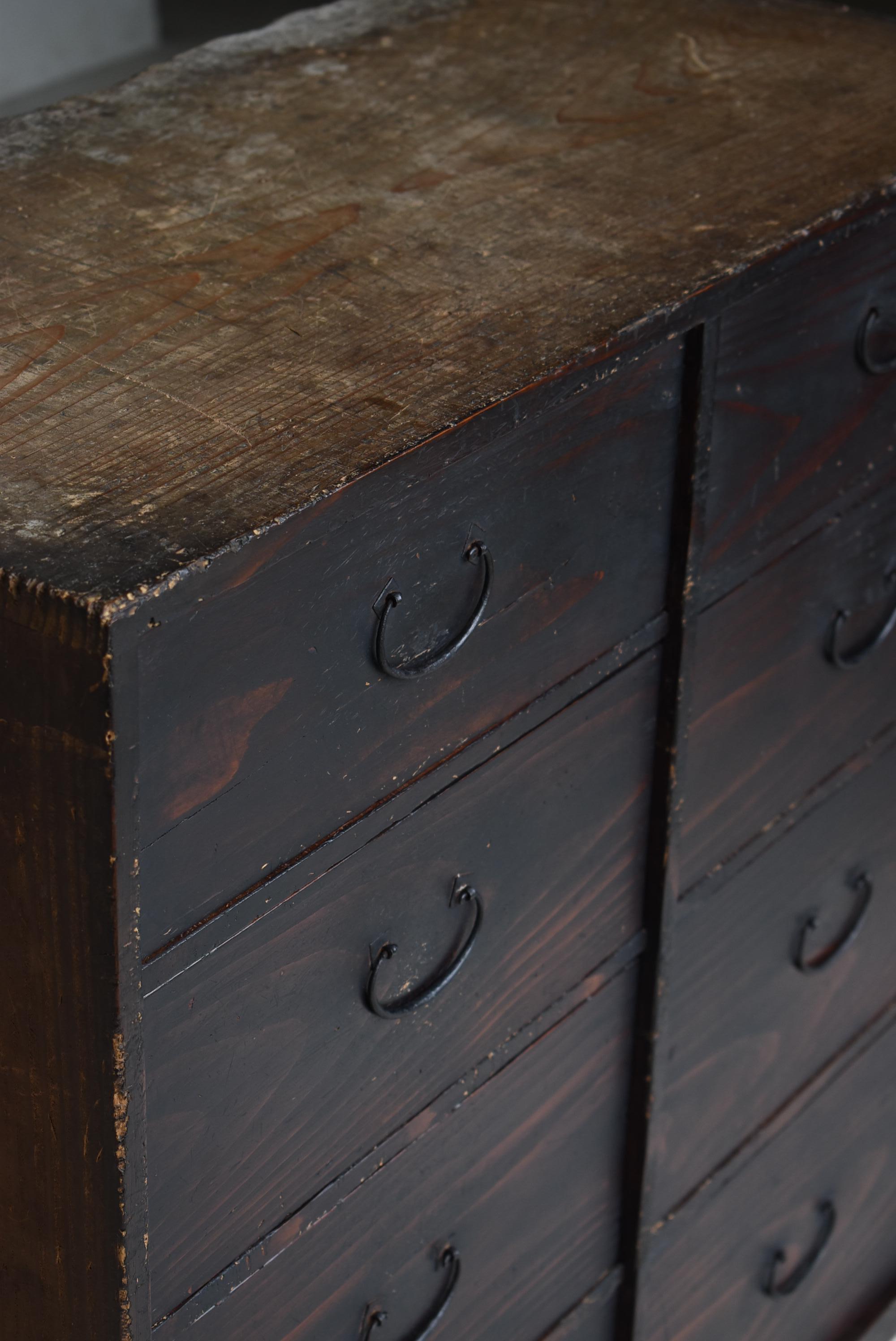 Aparador Japonés Antiguo de 8 Cajones 1860-1920 / Tansu Aparador Wabi Sabi en venta 10