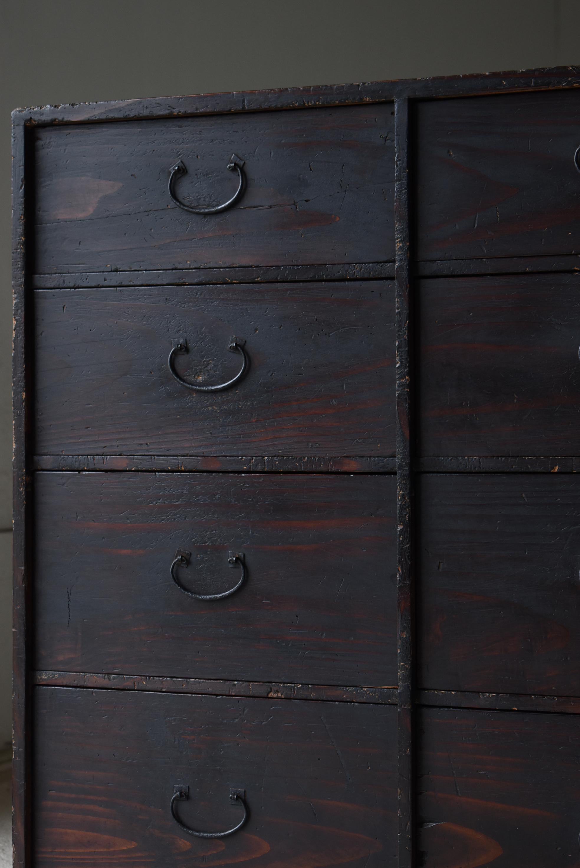 Aparador Japonés Antiguo de 8 Cajones 1860-1920 / Tansu Aparador Wabi Sabi siglo XX en venta