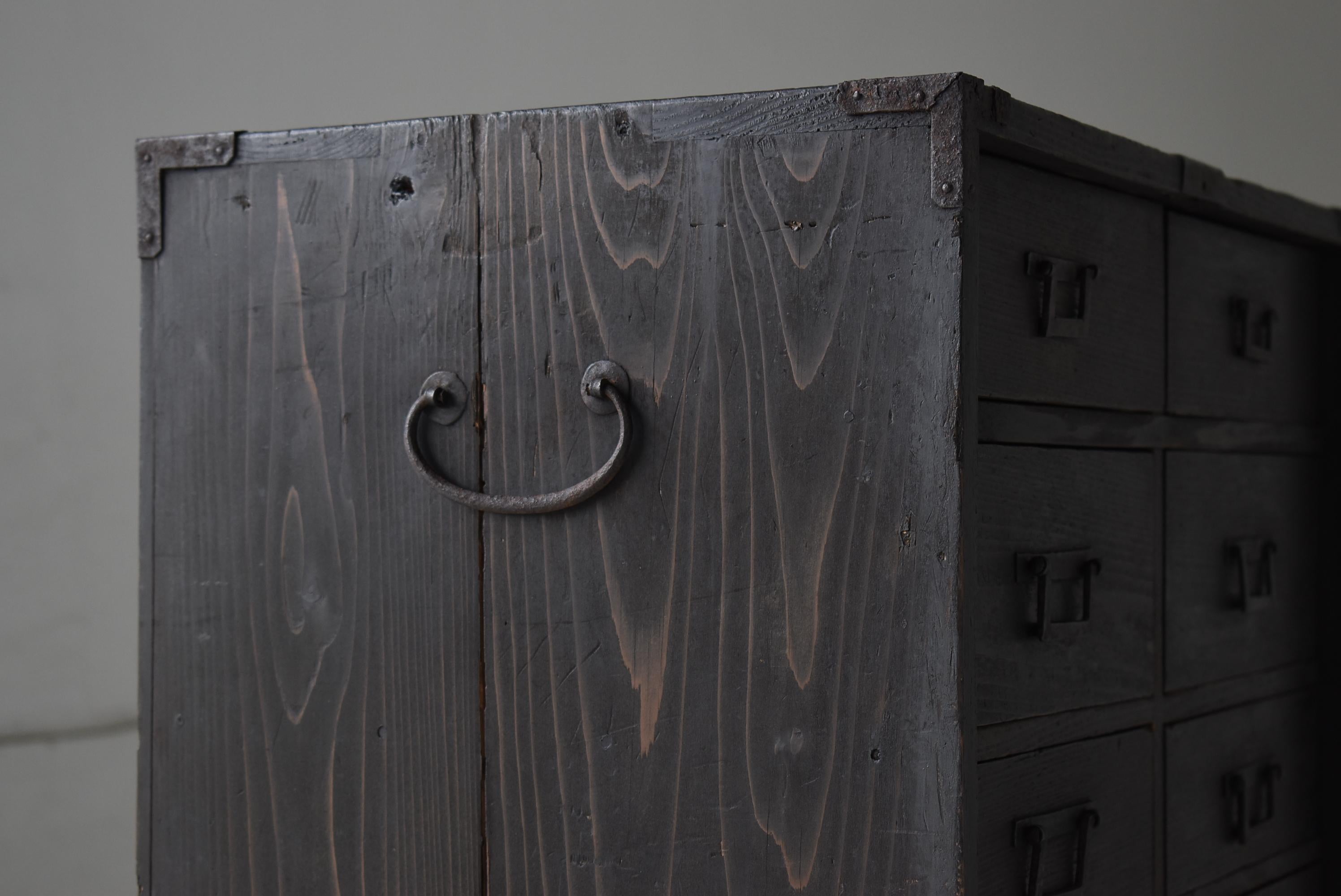 Coffre de rangement japonais ancien à 9 tiroirs 1860s-1920s / buffet Tansu Wabisabi en vente 2