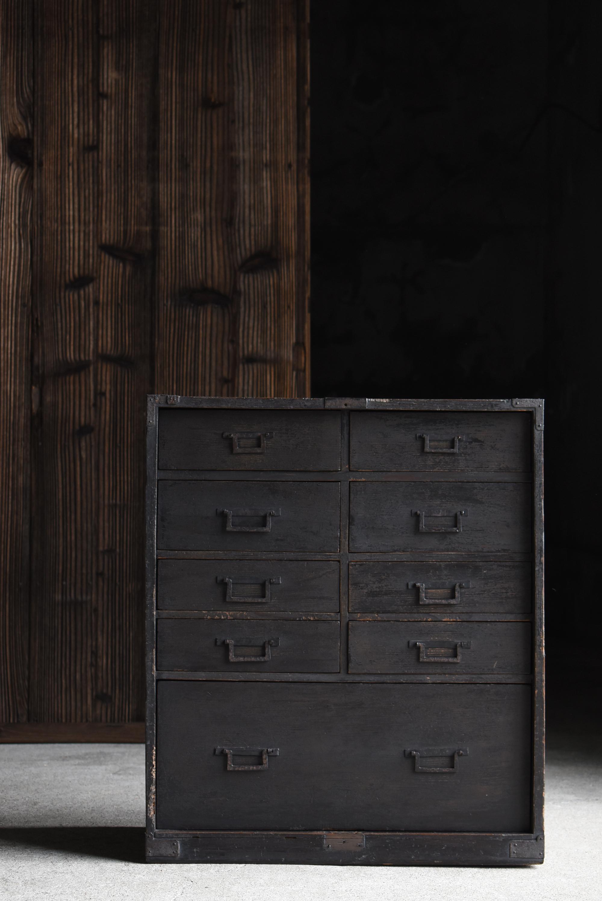Coffre de rangement japonais ancien à 9 tiroirs 1860s-1920s / buffet Tansu Wabisabi en vente 6