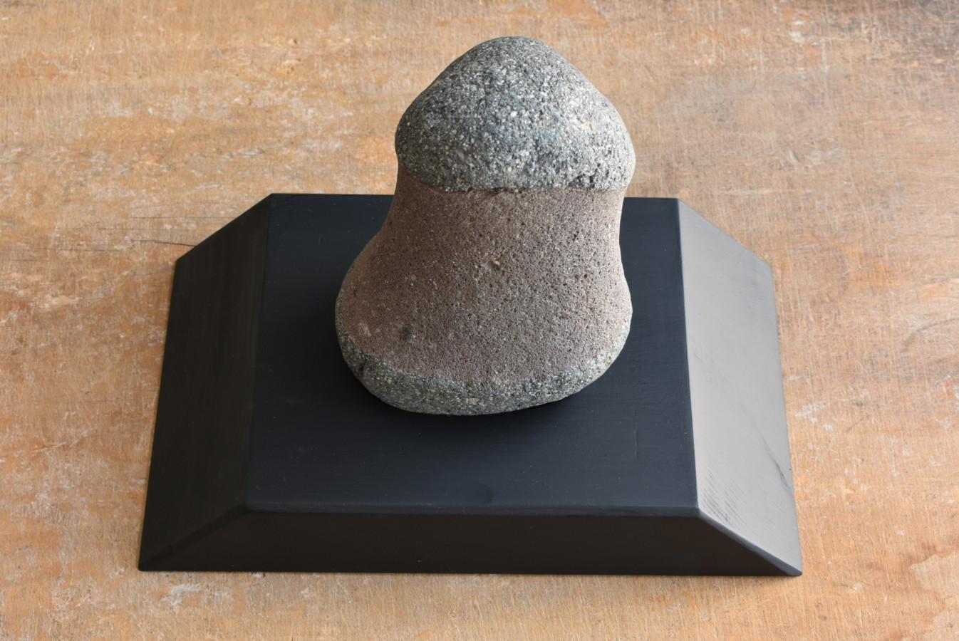 Japanischer antiker Wertschätzungsstein/penisförmiger Stein/Dunkelstein im Angebot 4