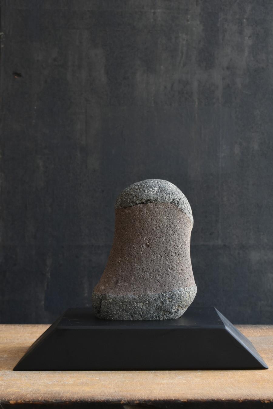 Japanischer antiker Wertschätzungsstein/penisförmiger Stein/Dunkelstein (Sonstiges) im Angebot