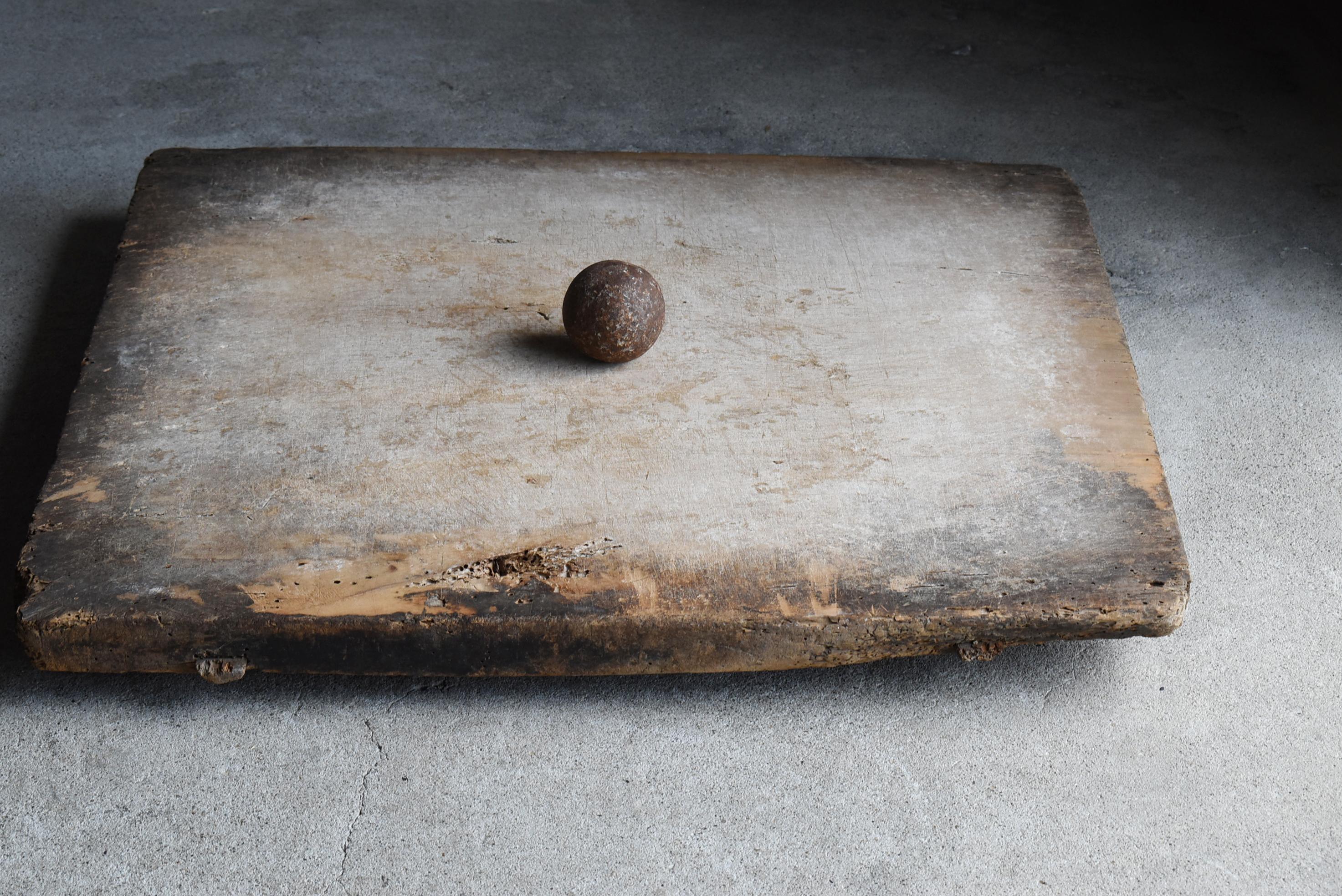 Japanese Antique Artillery Shell 1900s-1920s / Iron Ball Object Wabisabi For Sale 4