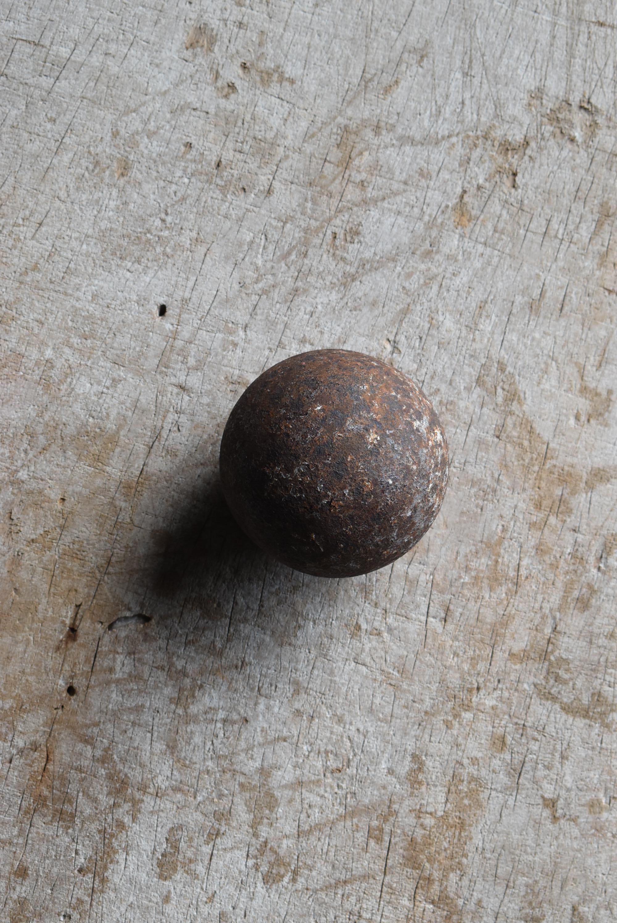 Japanese Antique Artillery Shell 1900s-1920s / Iron Ball Object Wabisabi For Sale 5