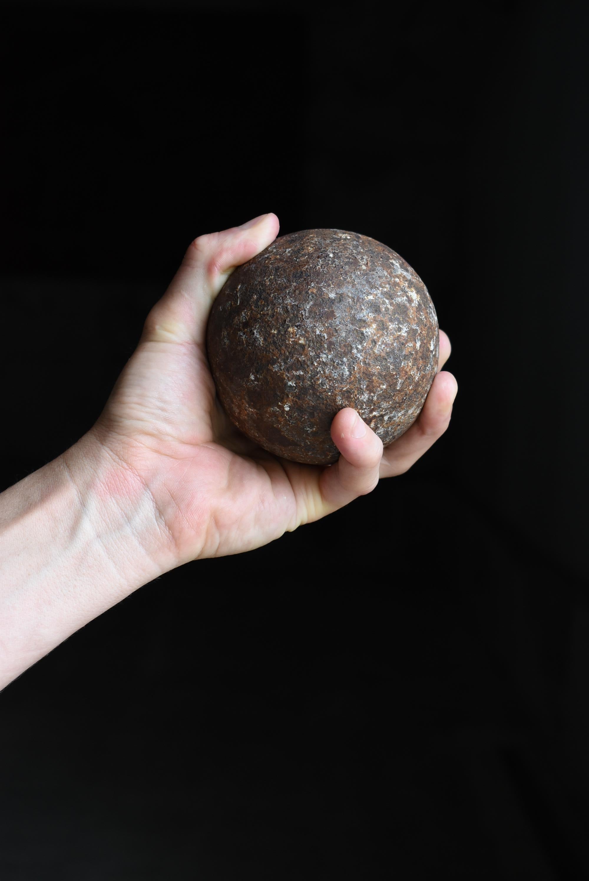 Japanese Antique Artillery Shell 1900s-1920s / Iron Ball Object Wabisabi For Sale 6