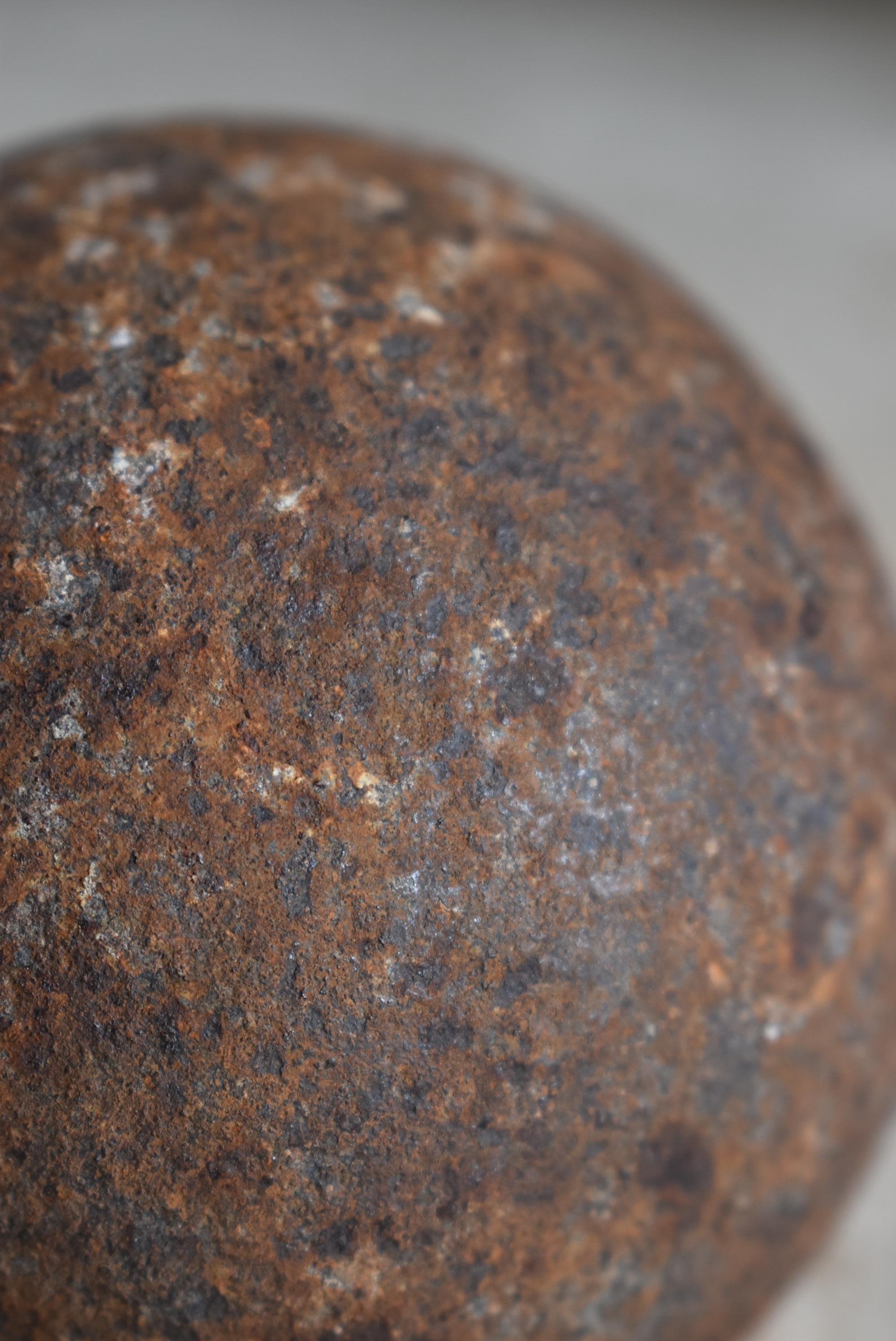 Japanese Antique Artillery Shell 1900s-1920s / Iron Ball Object Wabisabi For Sale 3