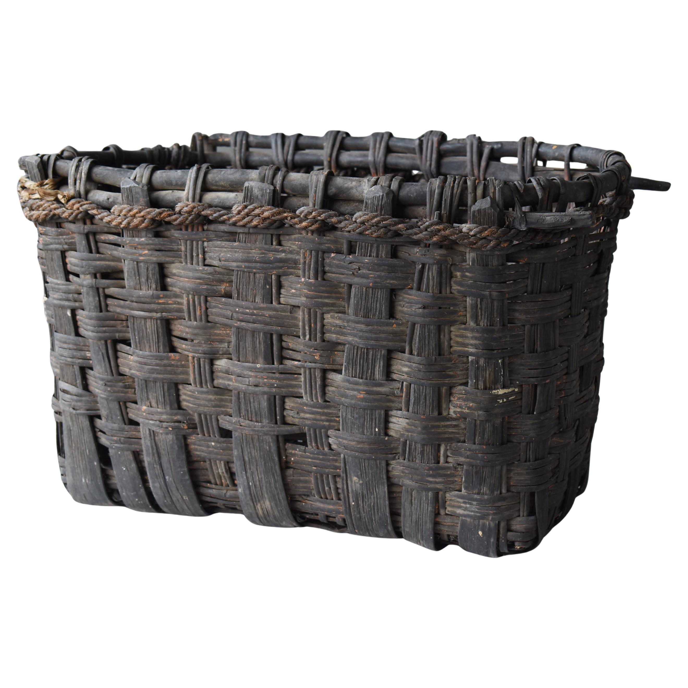 Panier japonais ancien en bambou des années 1900-1940 / Wabisabi