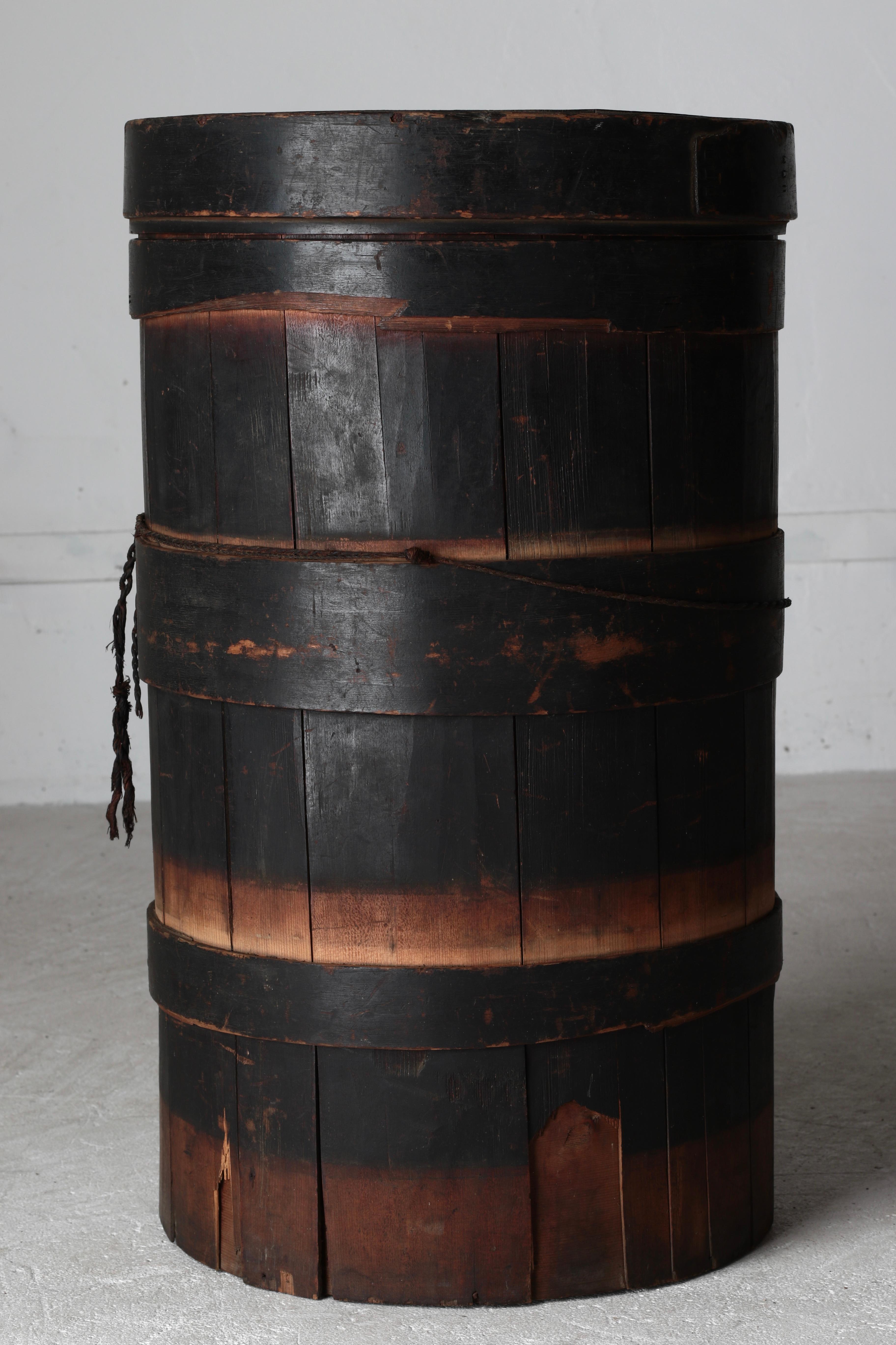 Japanese Antique Bent-wooden Craft / Side Table / 1716-1736s / Wabi-sabi Mingei In Good Condition For Sale In Iwate-gun Shizukuishi-cho, Iwate Prefecture