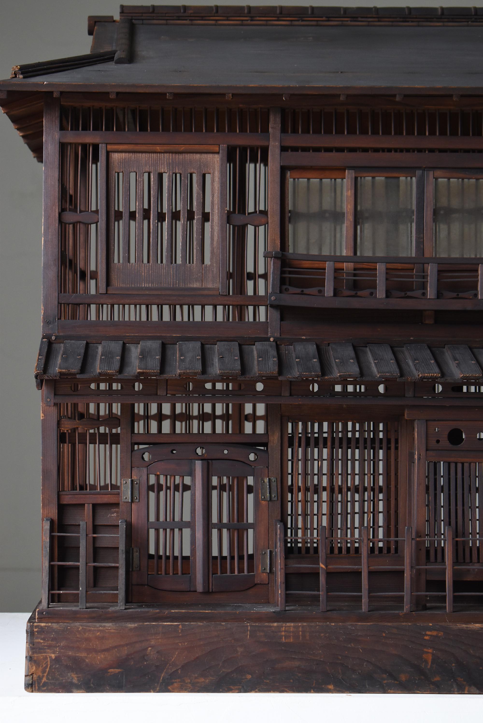 Showa Gabbia per uccelli antica giapponese ispirata a una casa tradizionale Machiya degli anni 1920-1940 in vendita