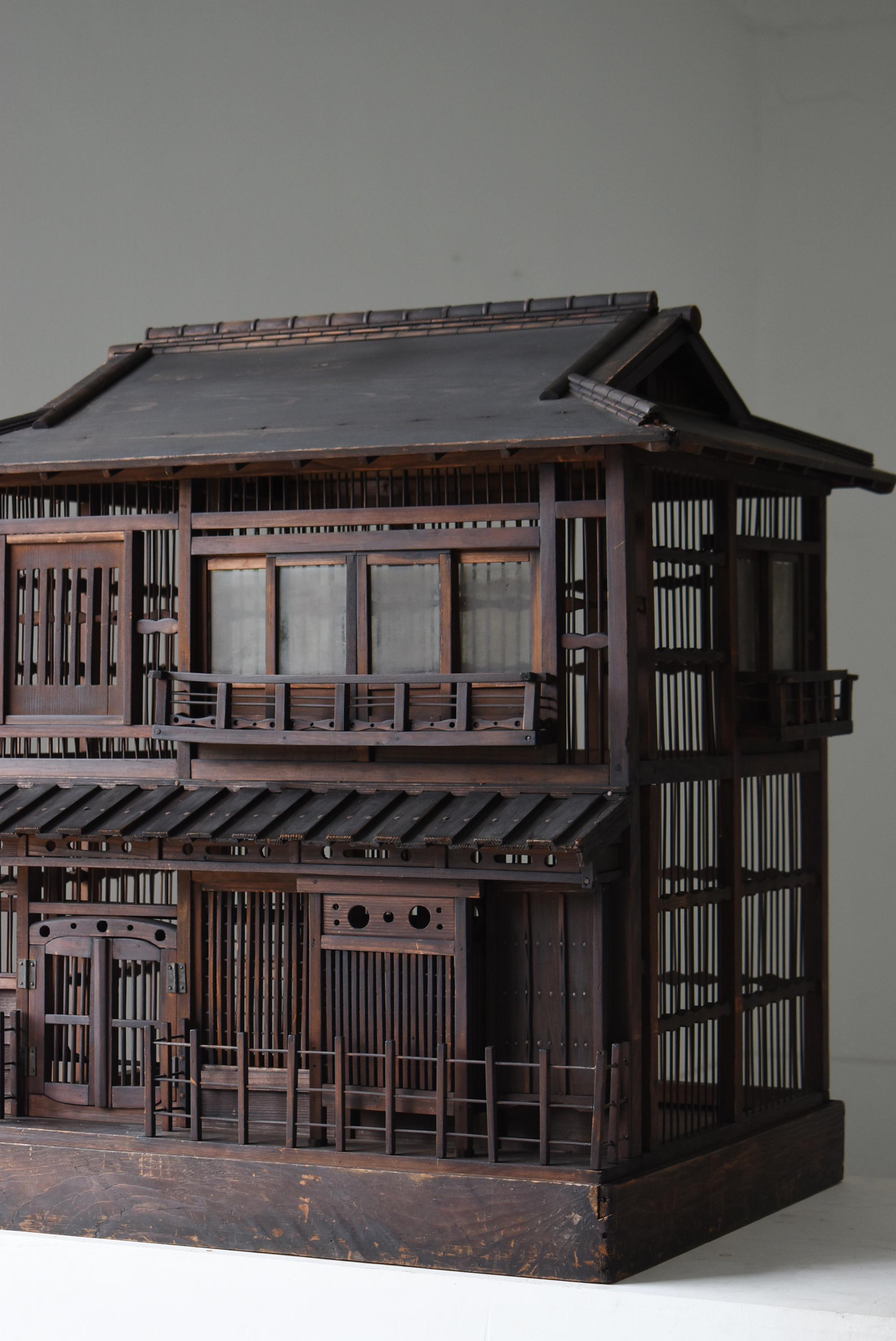 Giapponese Gabbia per uccelli antica giapponese ispirata a una casa tradizionale Machiya degli anni 1920-1940 in vendita