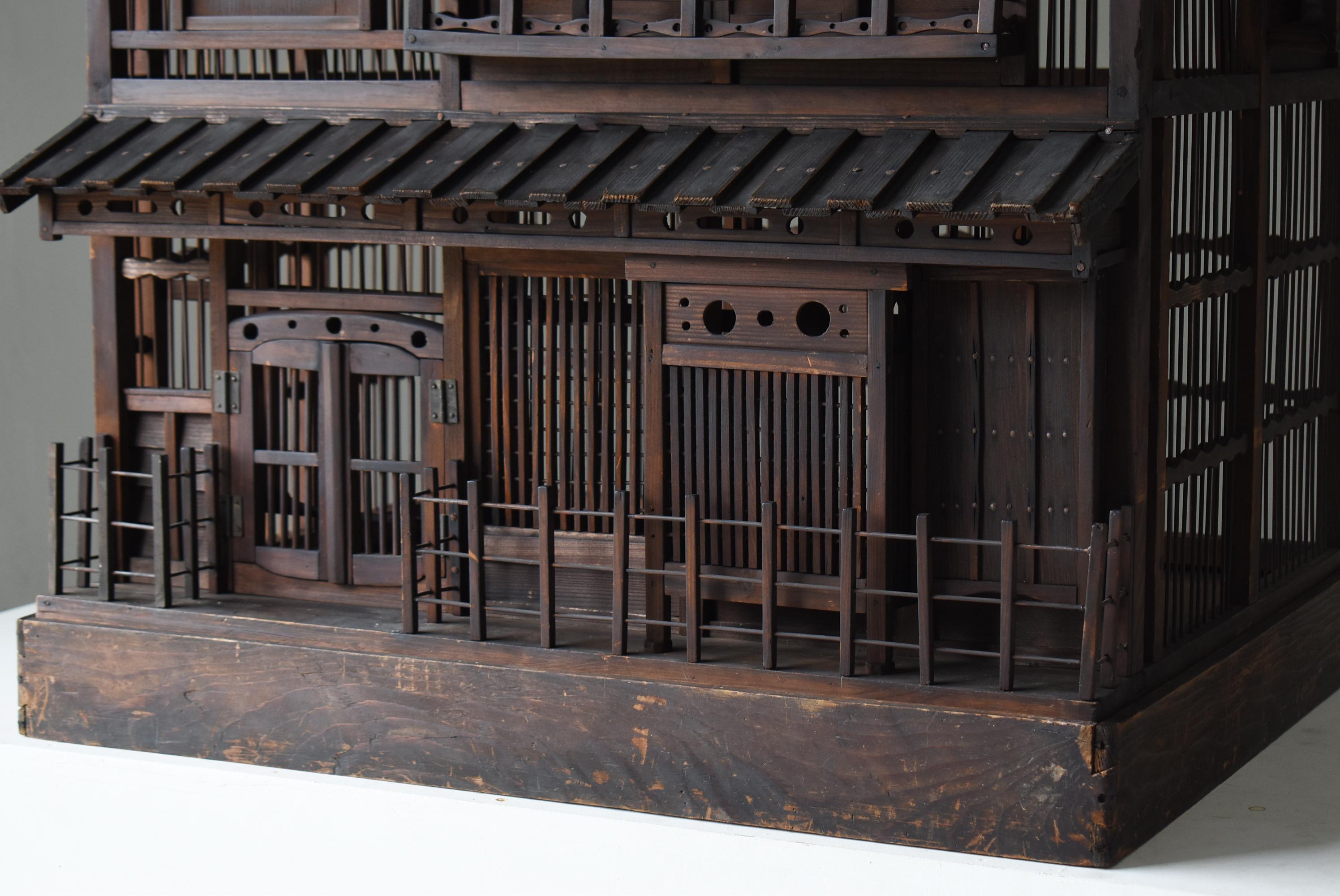 Fatto a mano Gabbia per uccelli antica giapponese ispirata a una casa tradizionale Machiya degli anni 1920-1940 in vendita