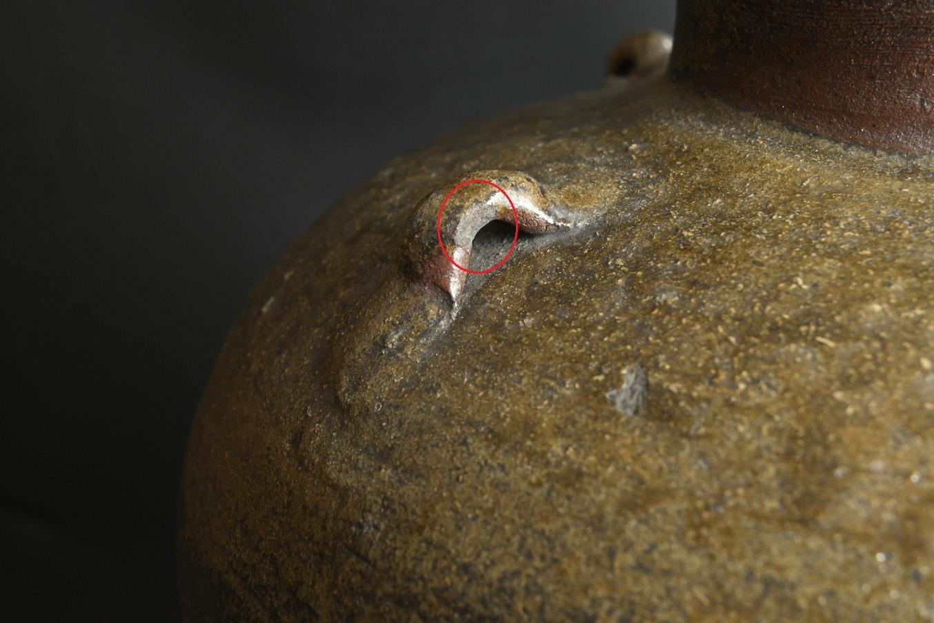 Japanische antike Vase aus Bizen-Ware / 15.-16. Jahrhundert / Wabi-sabi-Vase/Tsubo im Angebot 5