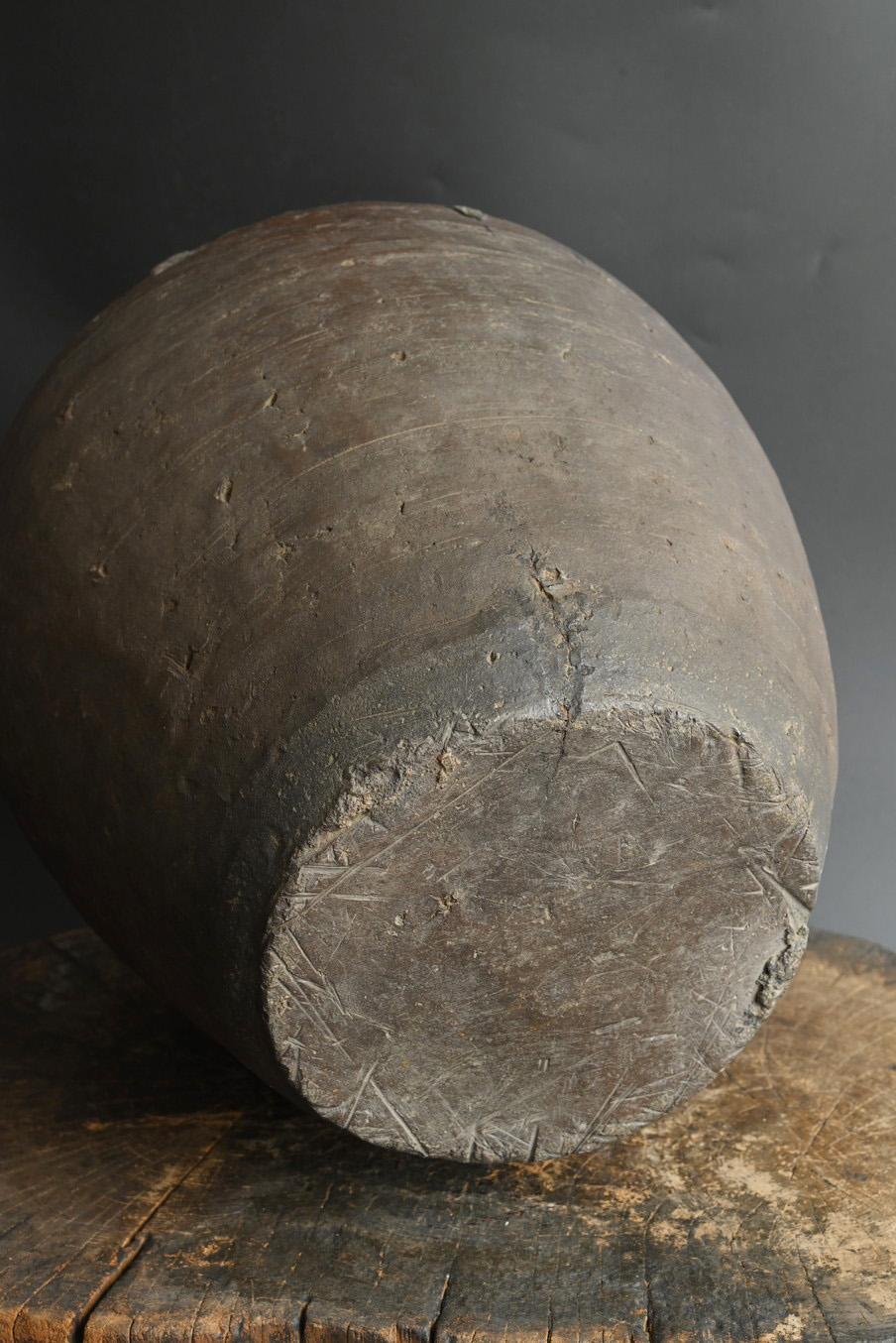 Japanische antike Vase aus Bizen-Ware / 15.-16. Jahrhundert / Wabi-sabi-Vase/Tsubo im Angebot 8