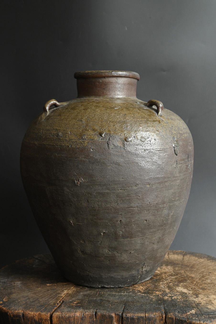 Japanische antike Vase aus Bizen-Ware / 15.-16. Jahrhundert / Wabi-sabi-Vase/Tsubo (Handgefertigt) im Angebot
