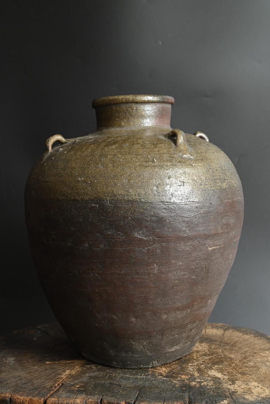 Japanische antike Vase aus Bizen-Ware / 15.-16. Jahrhundert / Wabi-sabi-Vase/Tsubo (18. Jahrhundert und früher) im Angebot