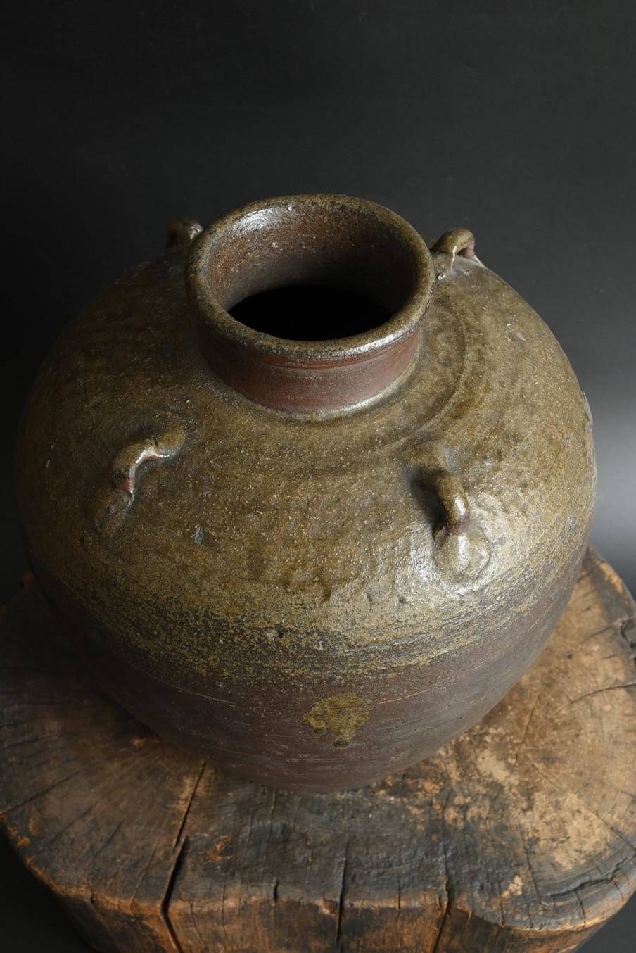 Japanische antike Vase aus Bizen-Ware / 15.-16. Jahrhundert / Wabi-sabi-Vase/Tsubo (Töpferwaren) im Angebot