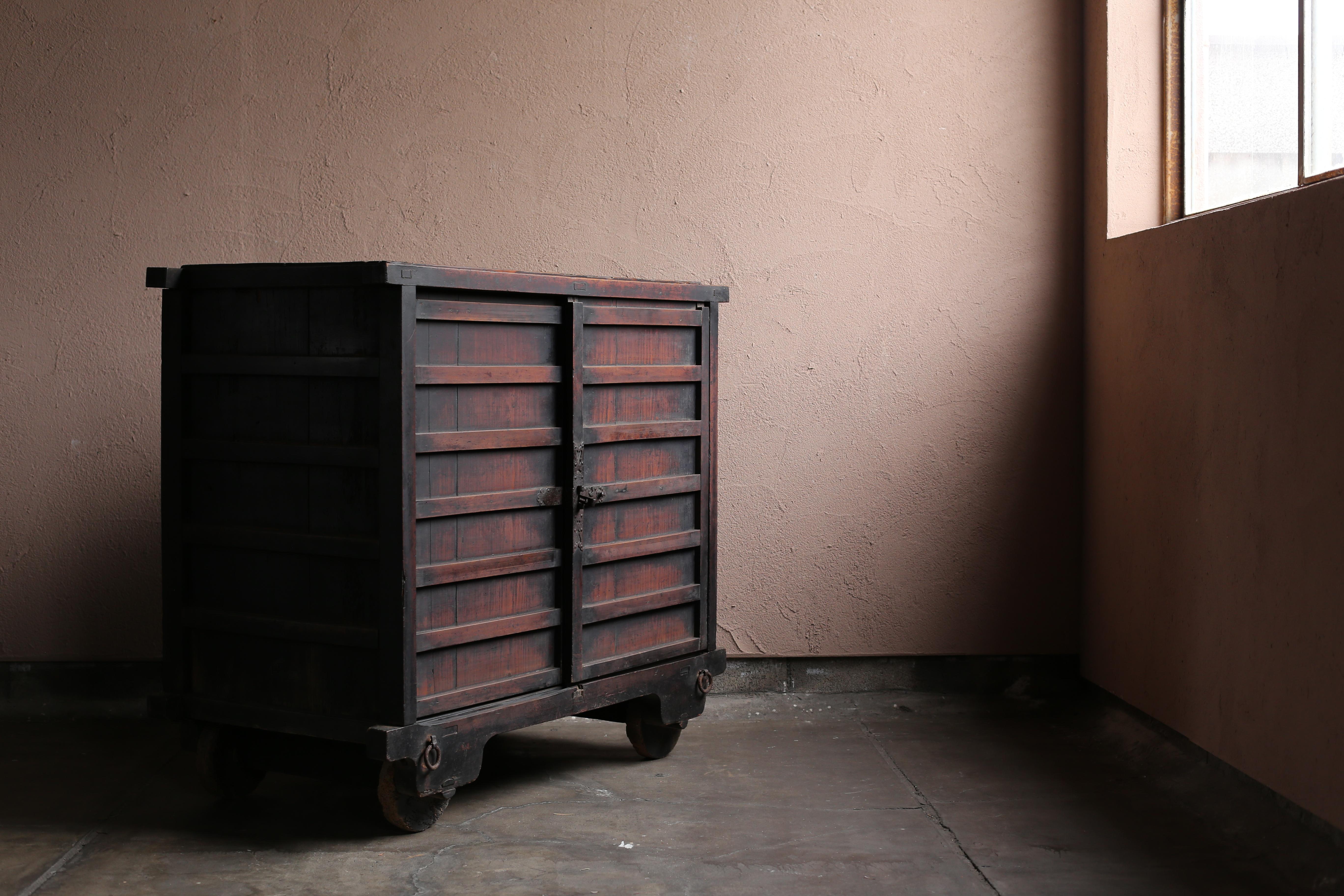 BK Antiques giapponese, enorme Tansu 1800s-1860s / Armadietto Credenza Wabi Sabi in vendita 4