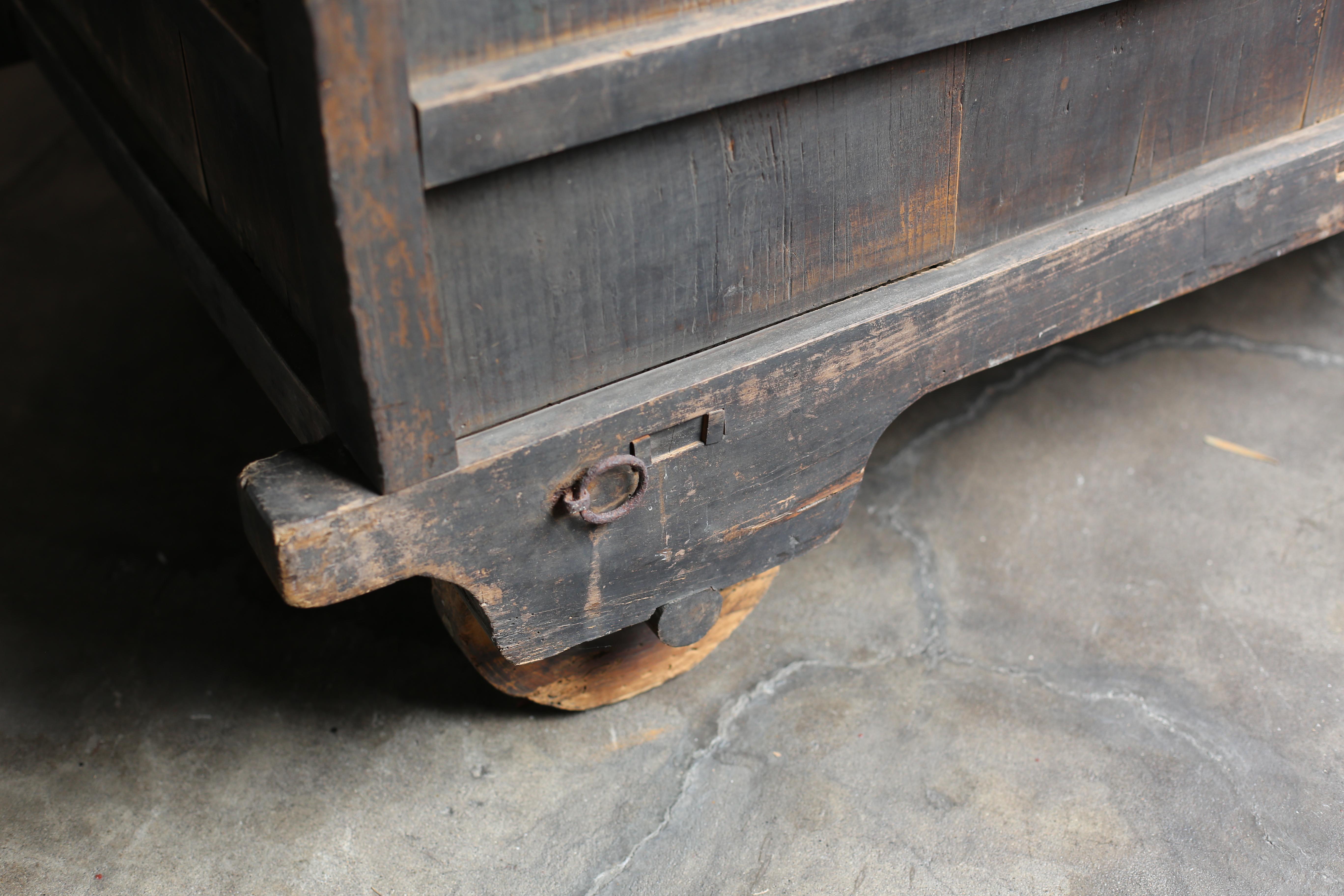 BK Antiques giapponese, enorme Tansu 1800s-1860s / Armadietto Credenza Wabi Sabi in vendita 7