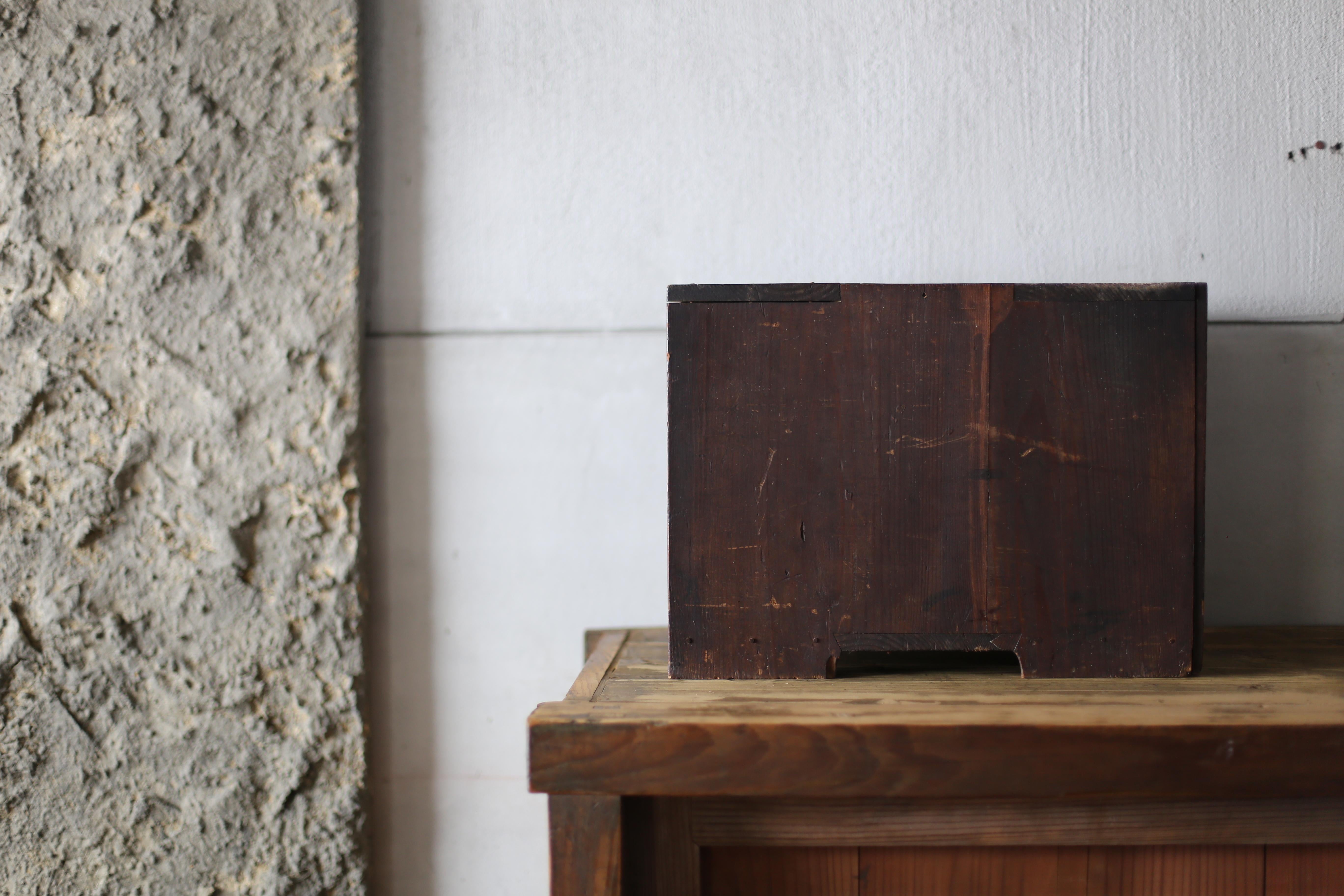 Cedar Japanese Antique BK Small Drawer 1860s-1900s / Tansu Storage Wabisabi