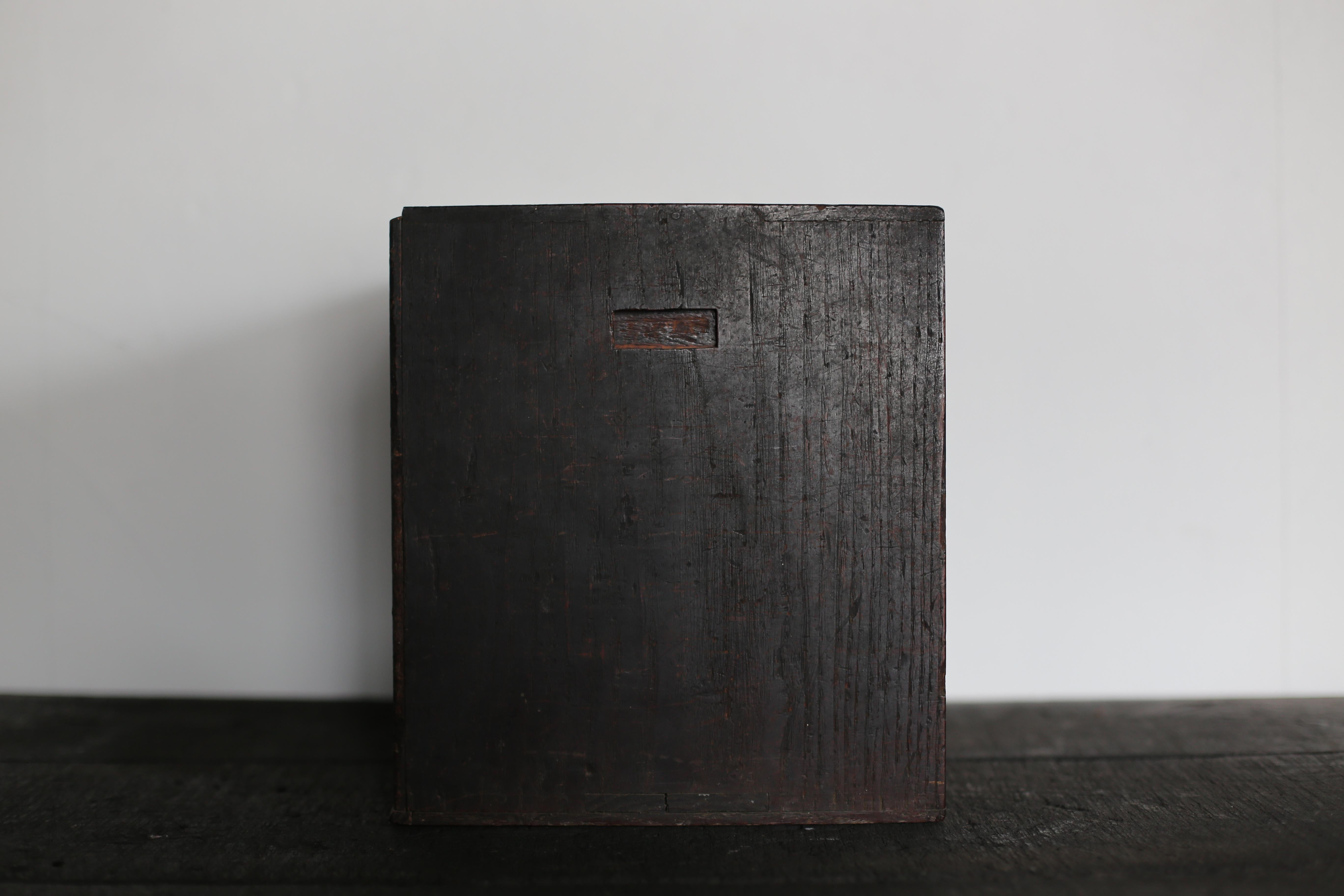 Cedar Japanese Antique BK Small Drawer 1860s-1900s / Tansu Storage Wabisabi
