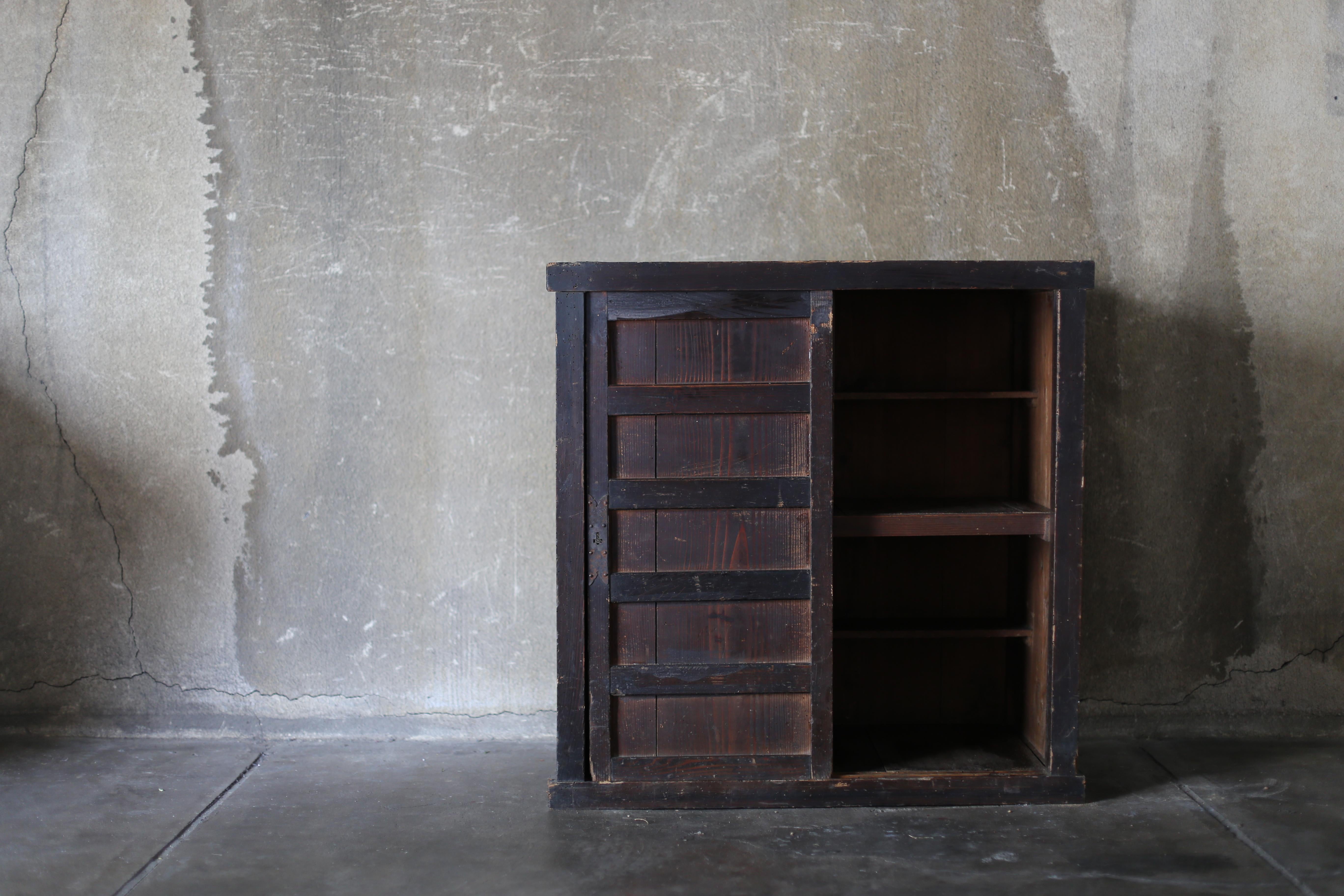 Edo BK Antiques Tansu giapponese del 1860-1900 ① / Cabinet Sideboard Wabi Sabi in vendita
