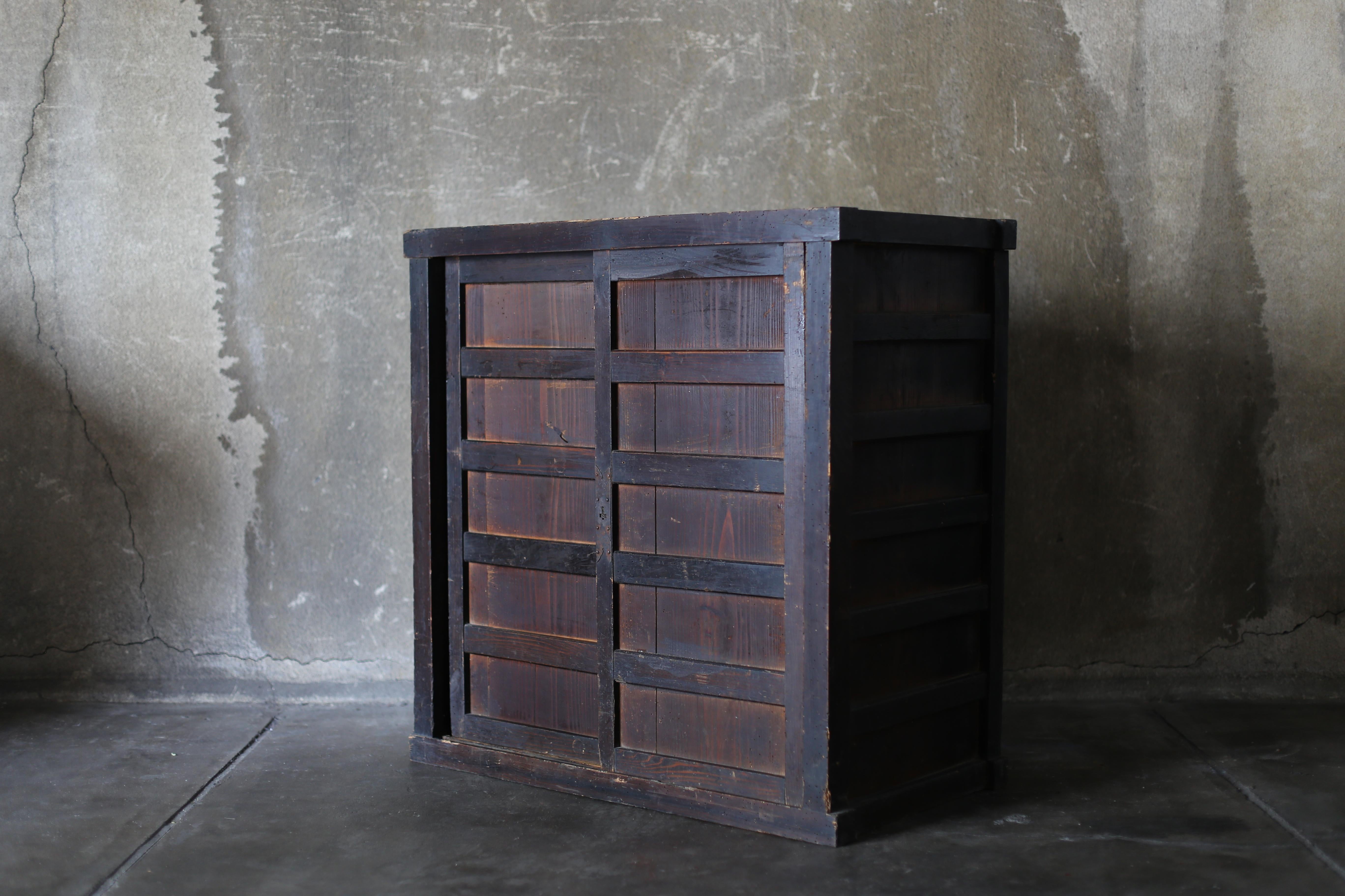 Giapponese BK Antiques Tansu giapponese del 1860-1900 ① / Cabinet Sideboard Wabi Sabi in vendita
