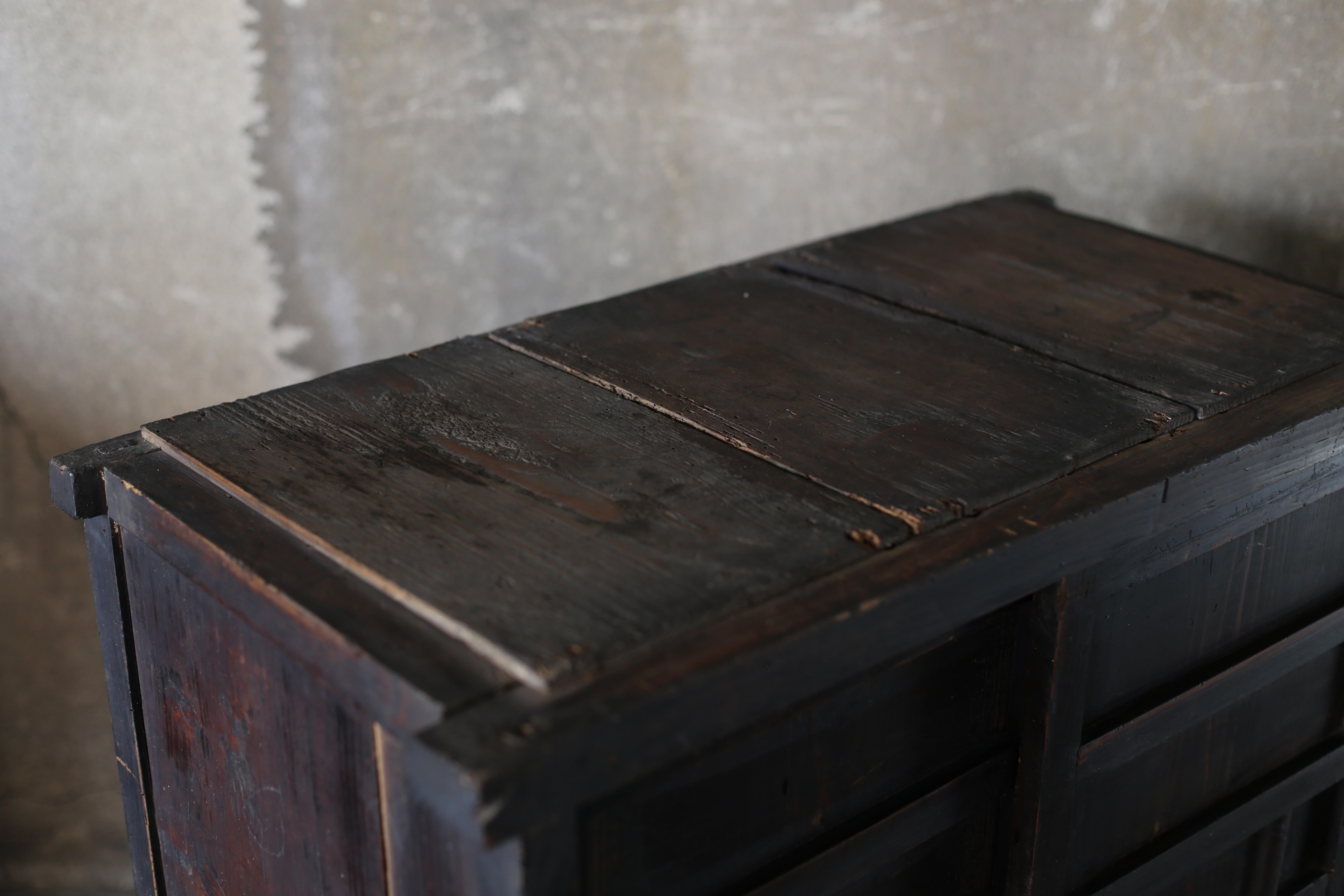 Cedro BK Antiques Tansu giapponese del 1860-1900 ③ / Mobile Credenza Wabi Sabi in vendita